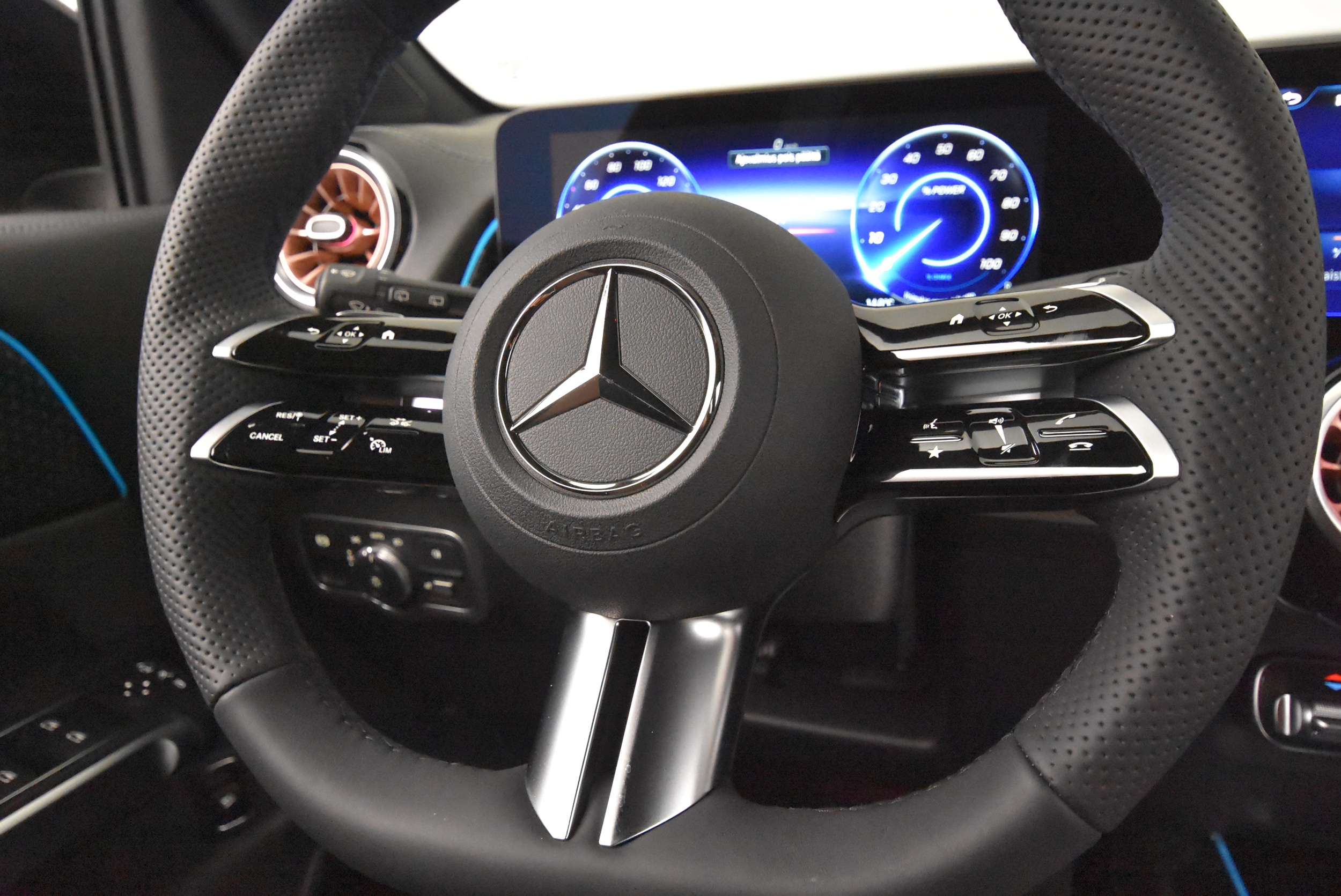 Mercedes-Benz EQB 2025