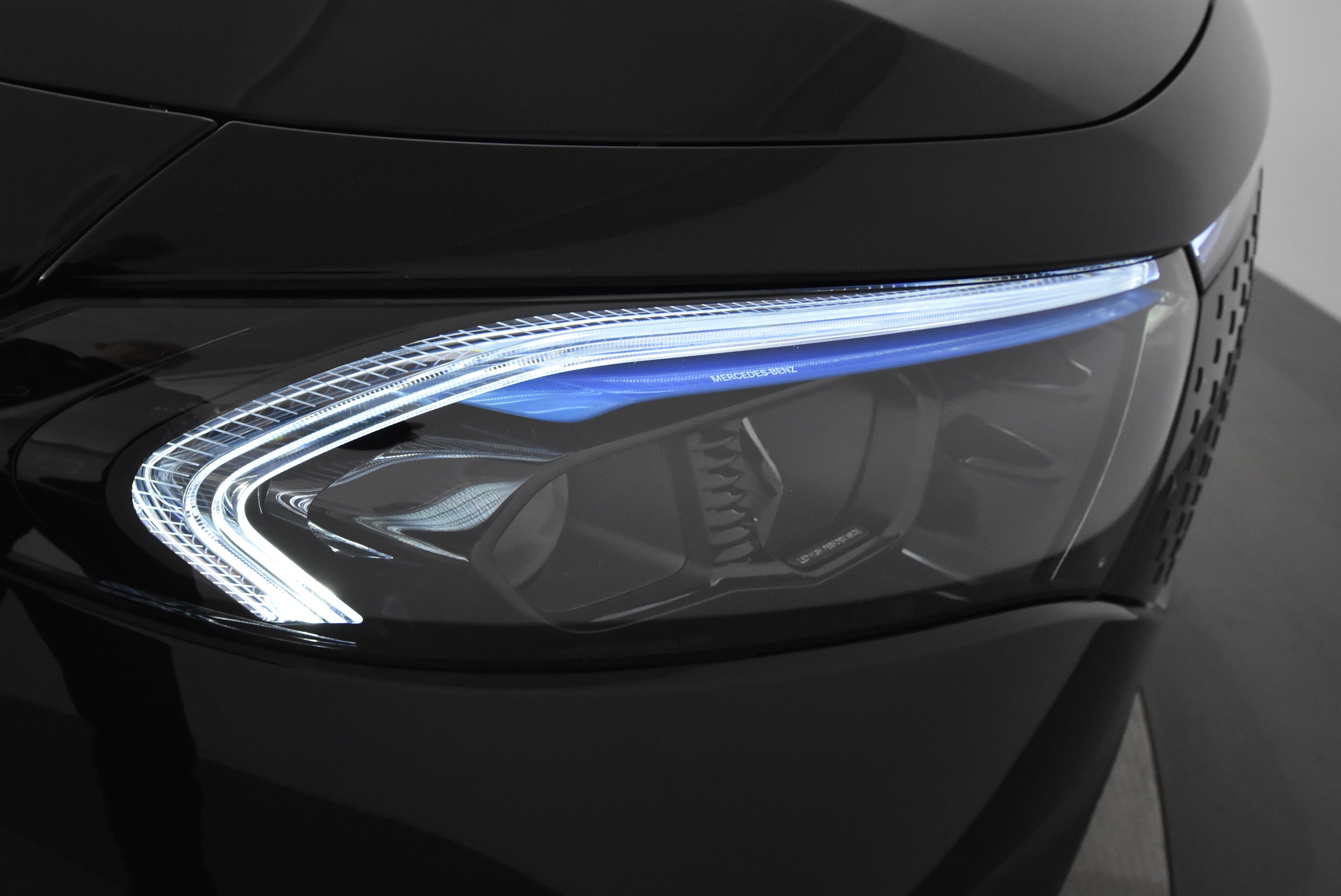 Mercedes-Benz EQB 2025