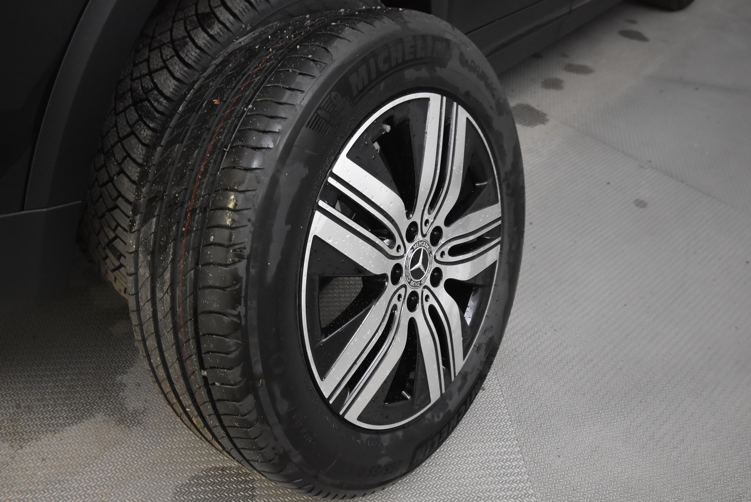 Mercedes-Benz EQB 2025