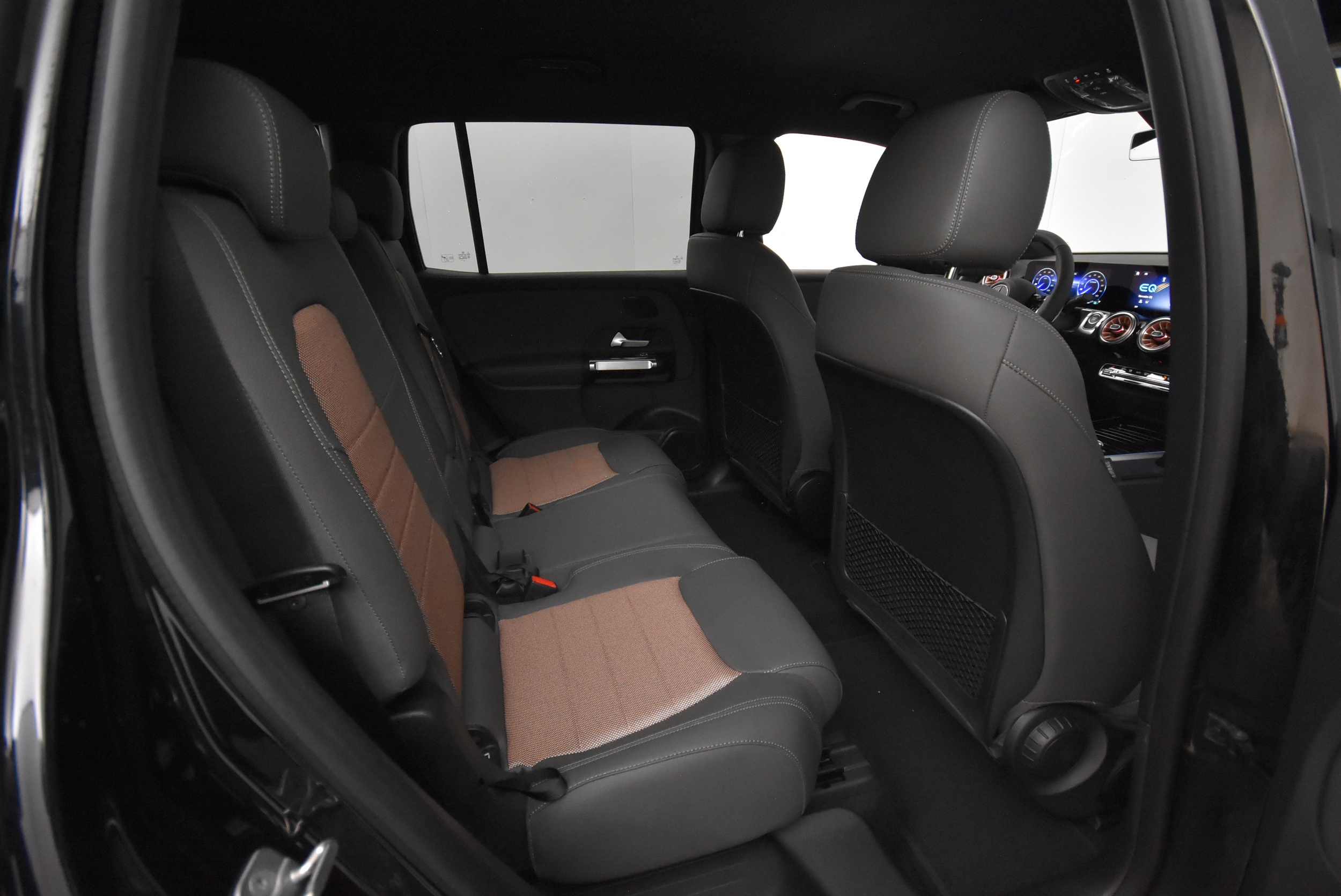 Mercedes-Benz EQB 2025