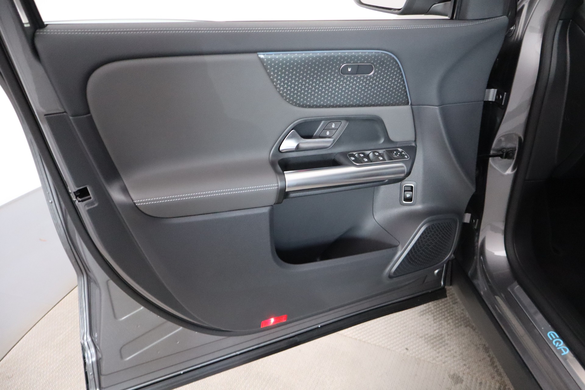 Mercedes-Benz EQA 2025