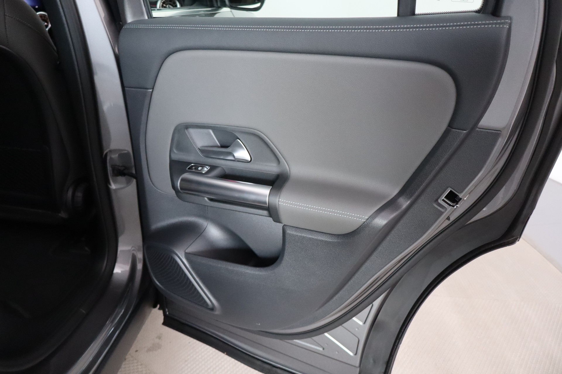 Mercedes-Benz EQA 2025