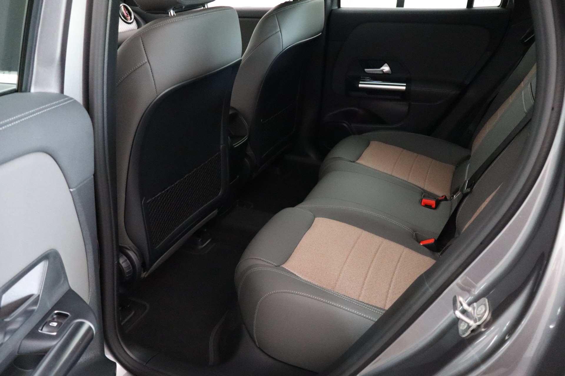 Mercedes-Benz EQA 2025