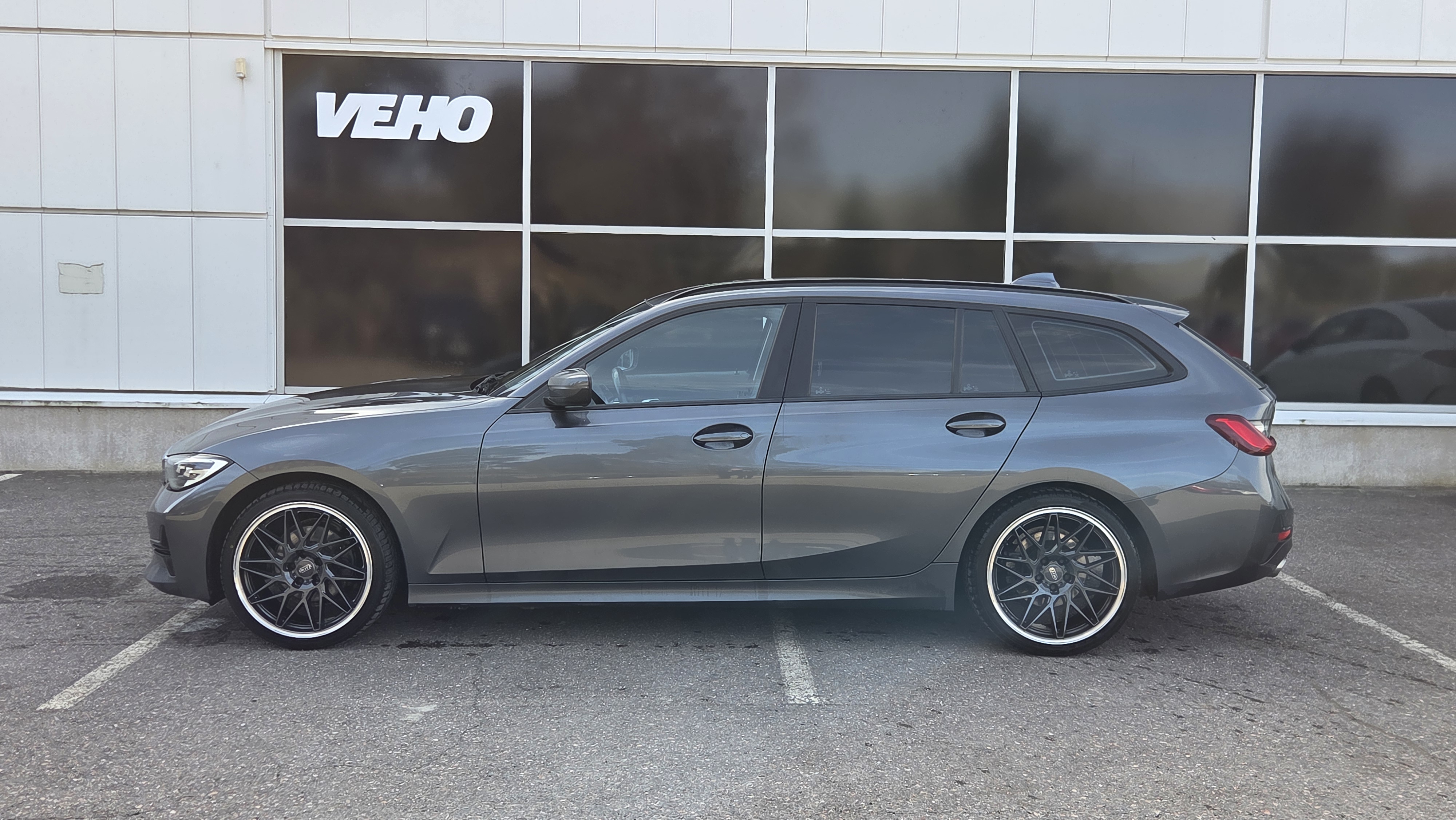 BMW 320 2019