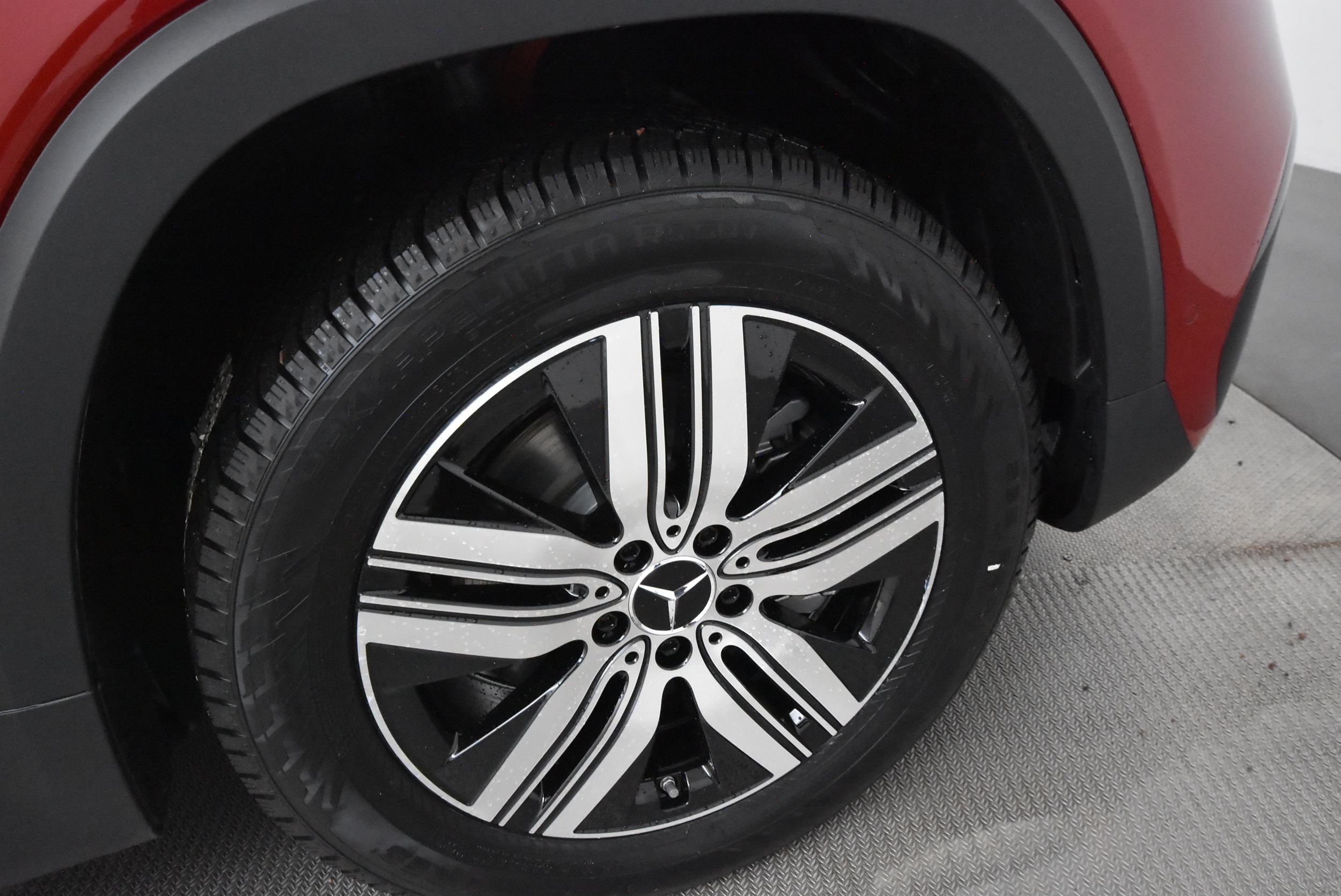 Mercedes-Benz EQB 2024