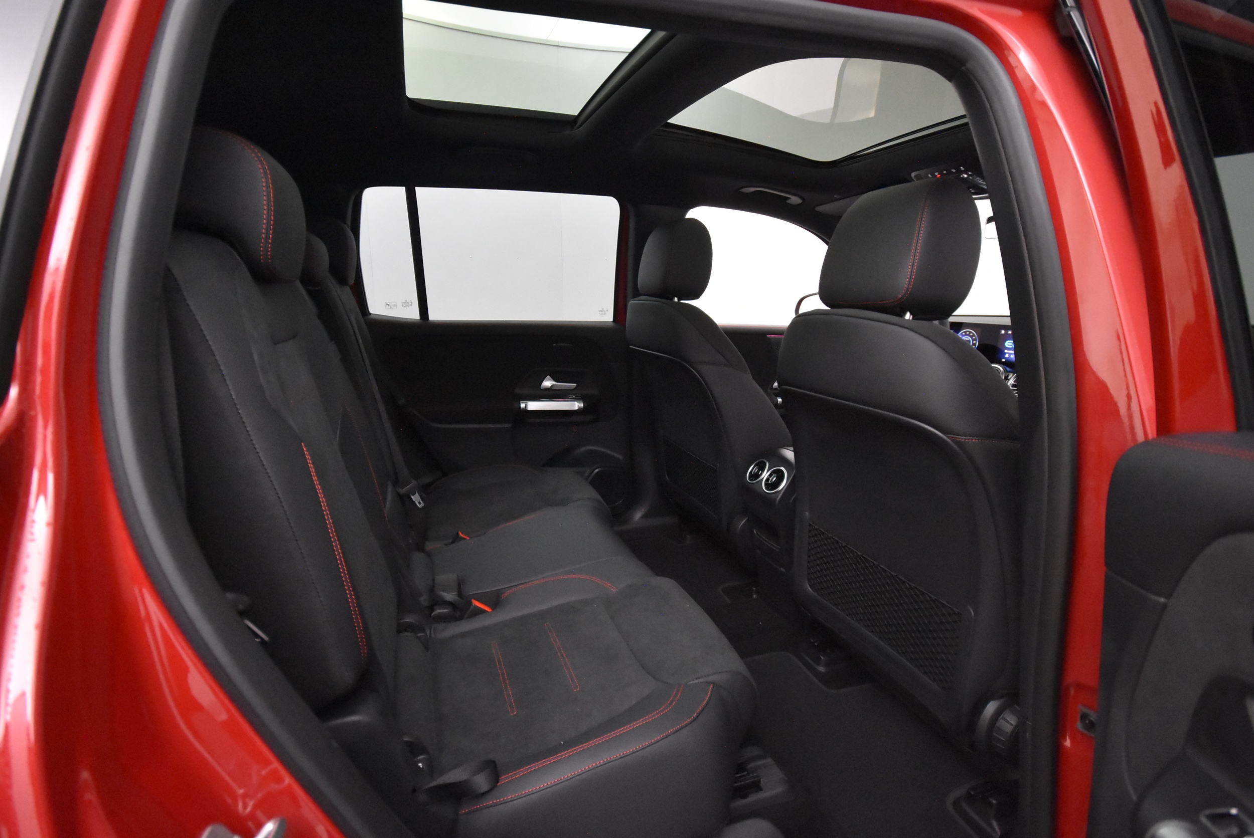 Mercedes-Benz EQB 2024