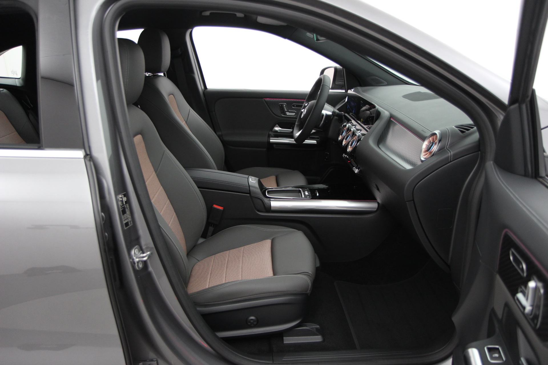 Mercedes-Benz EQA 2025