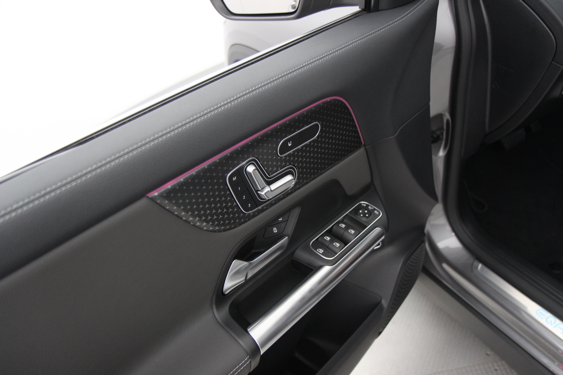 Mercedes-Benz EQA 2025