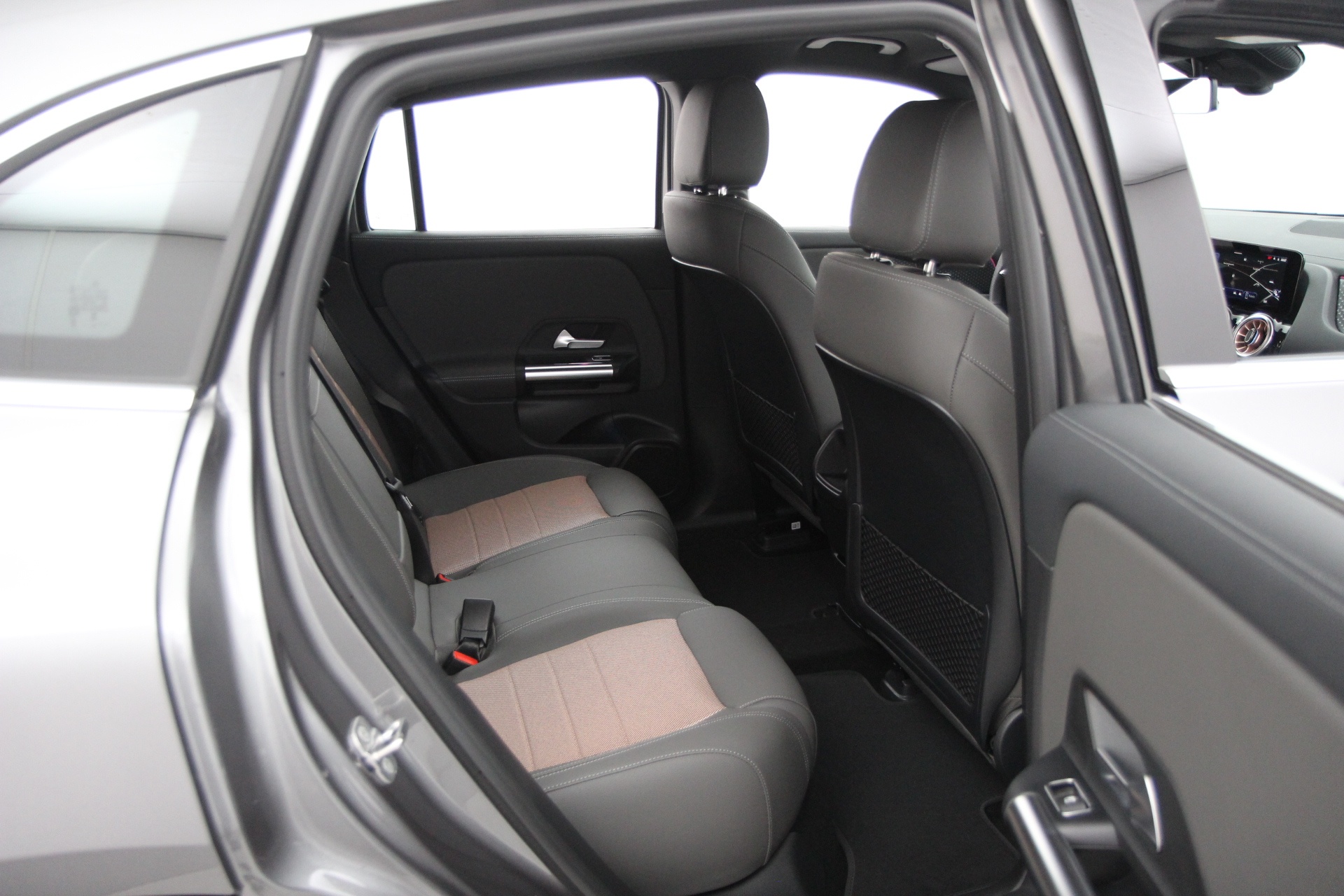 Mercedes-Benz EQA 2025