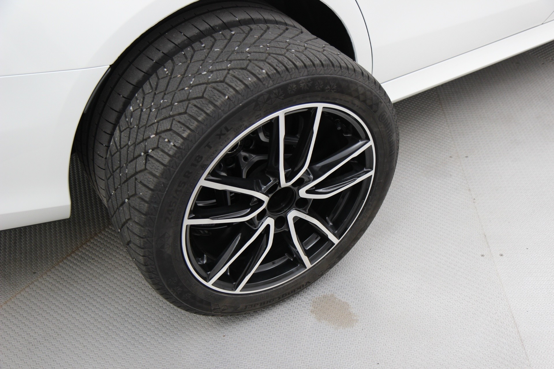 Mercedes-Benz E 2023