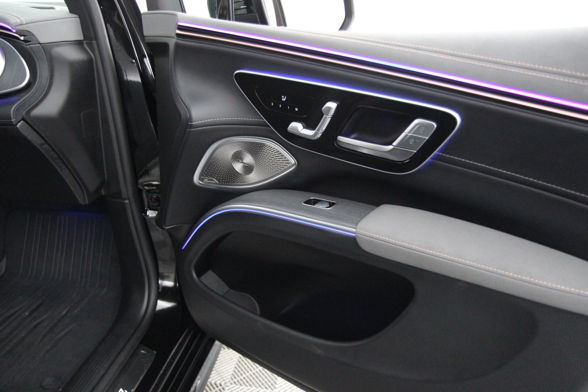 Mercedes-Benz EQS SUV 2023