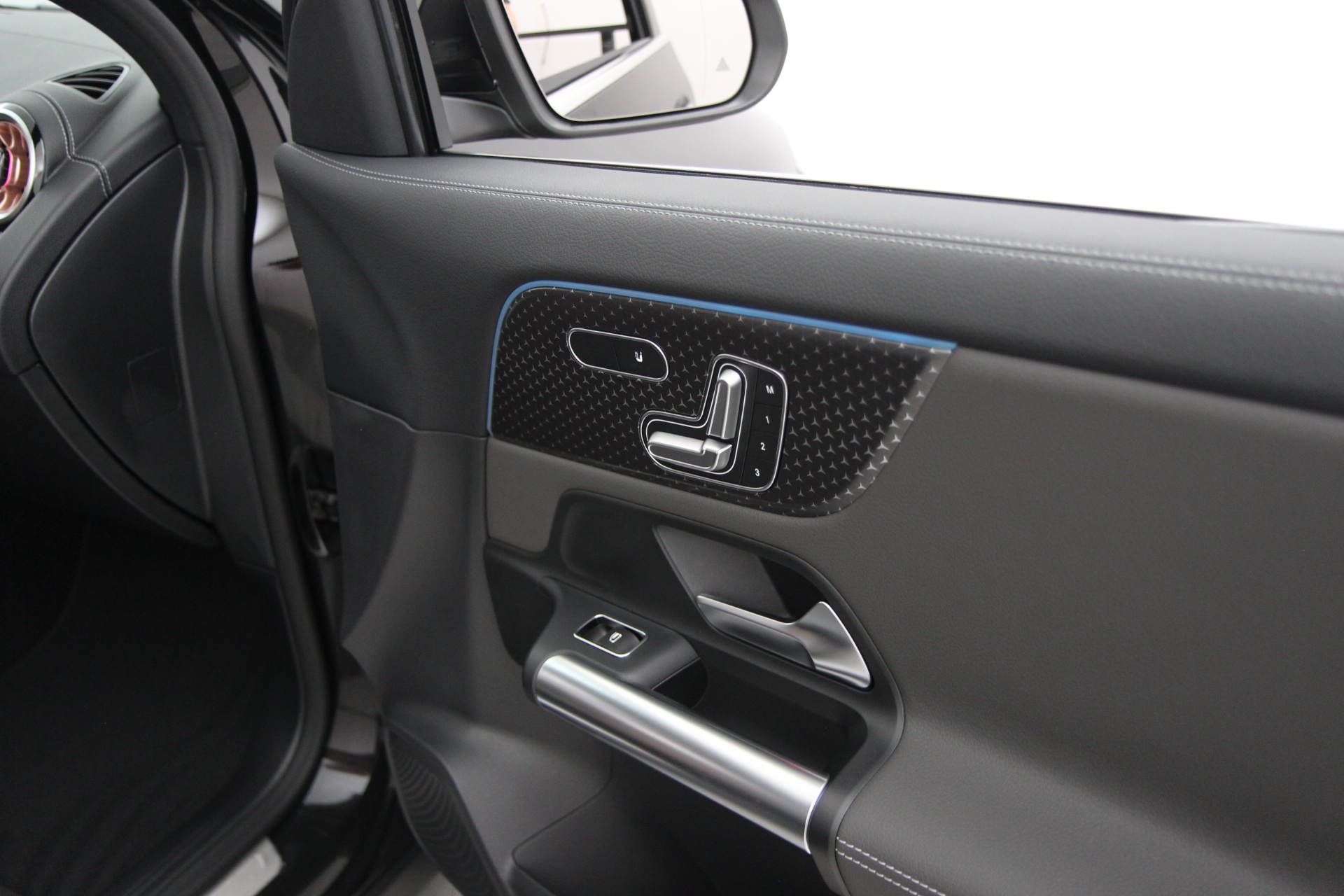 Mercedes-Benz EQA 2025