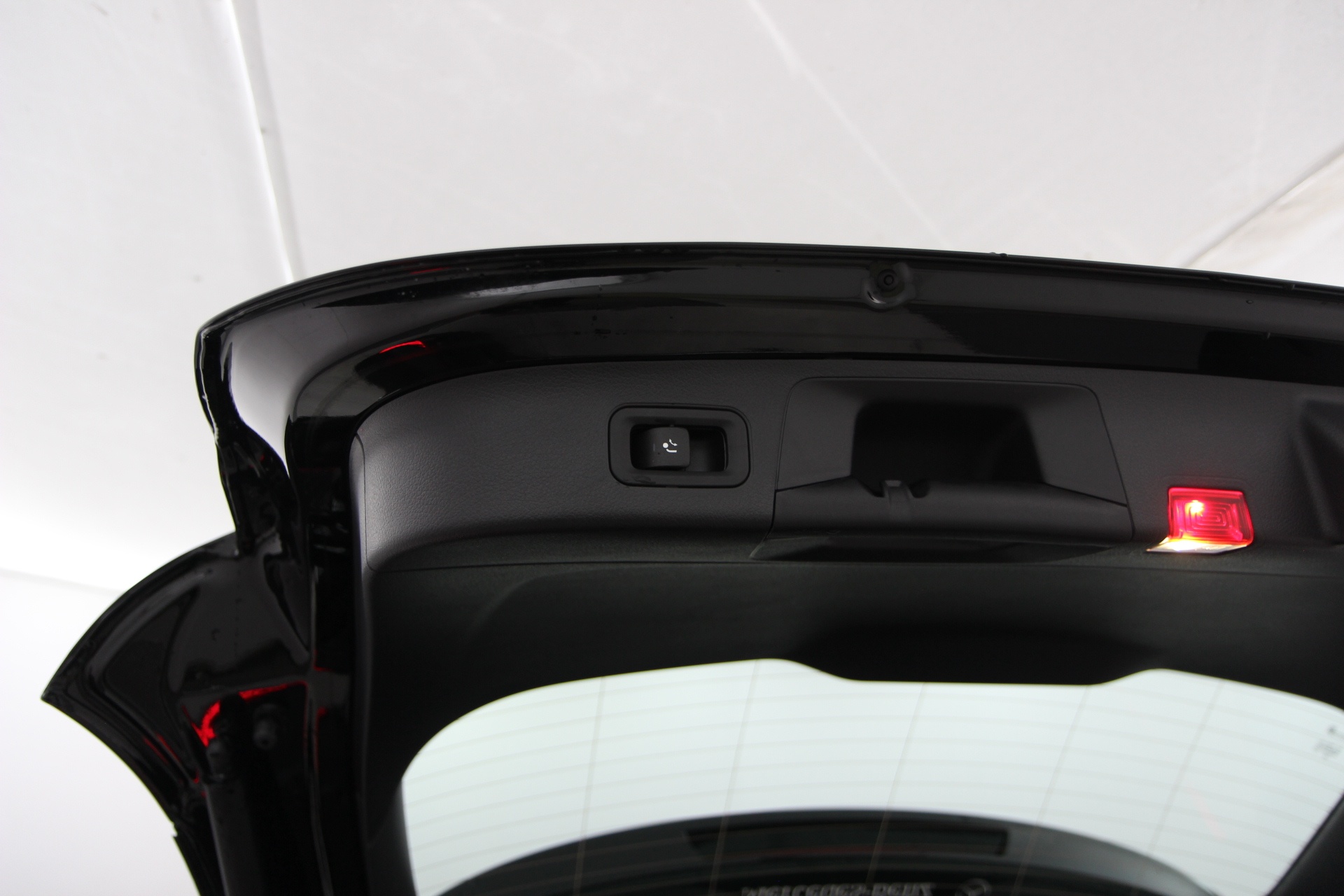 Mercedes-Benz EQA 2025