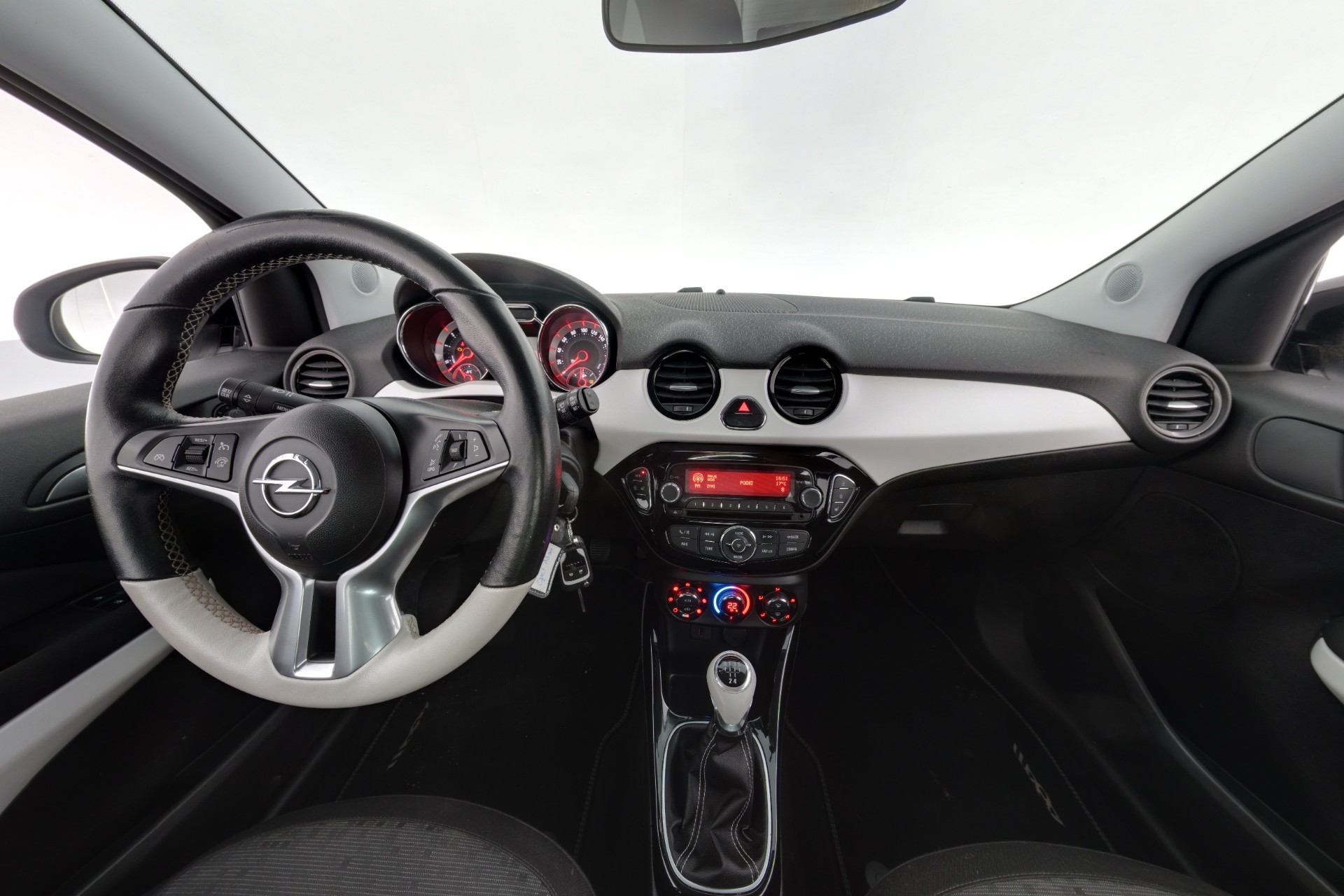 Opel Adam 2016