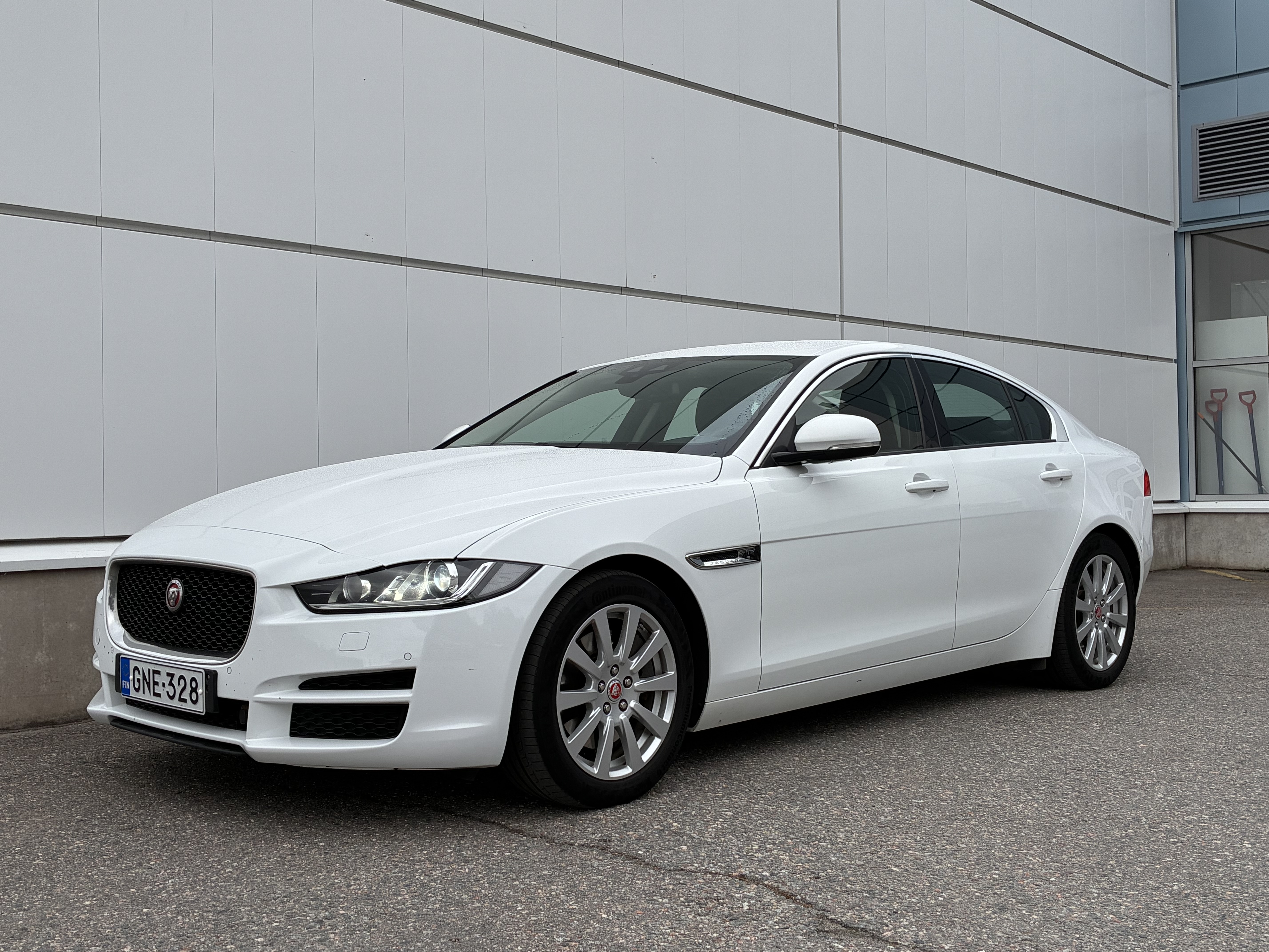 Jaguar XE 2018