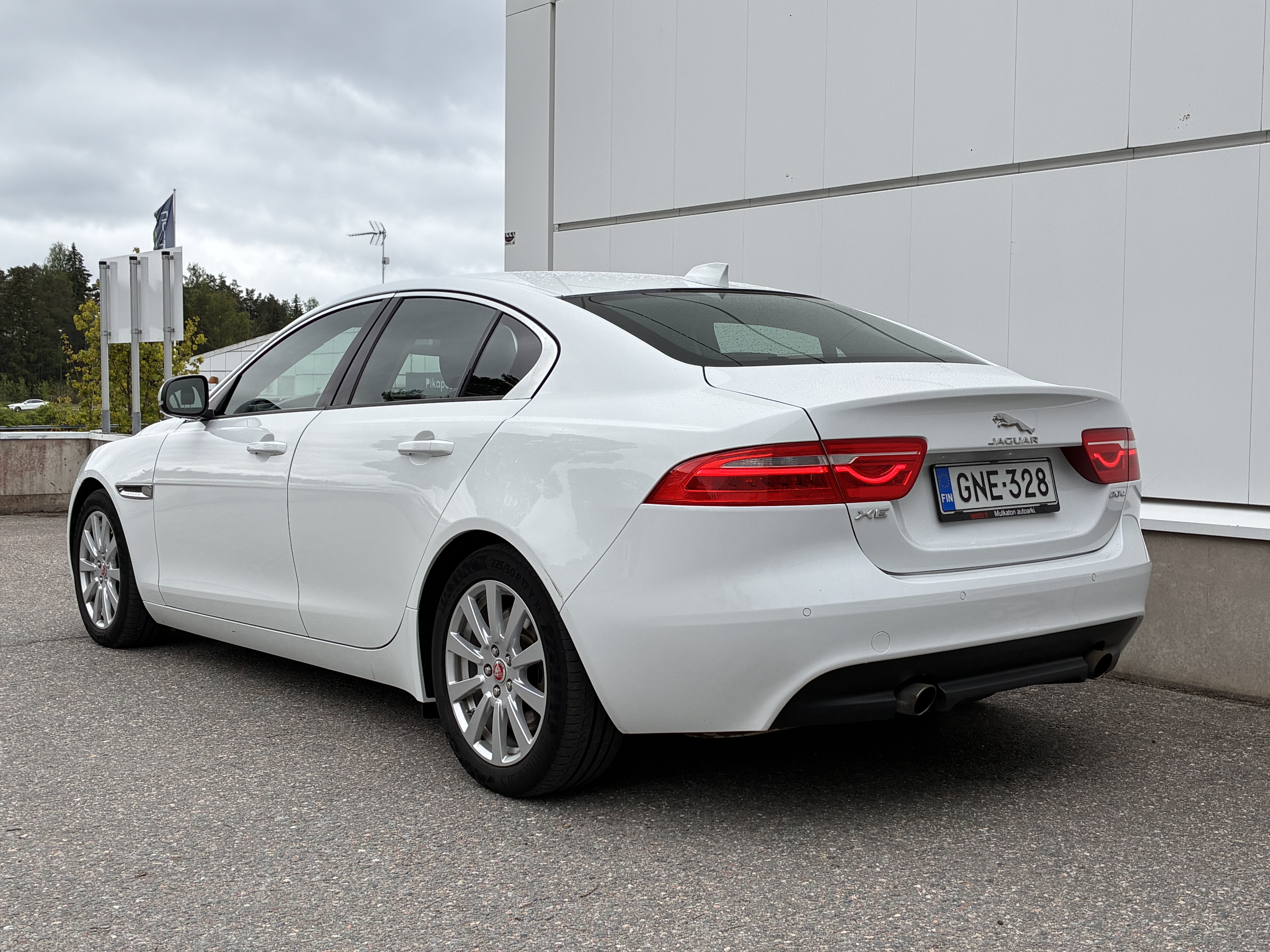 Jaguar XE 2018