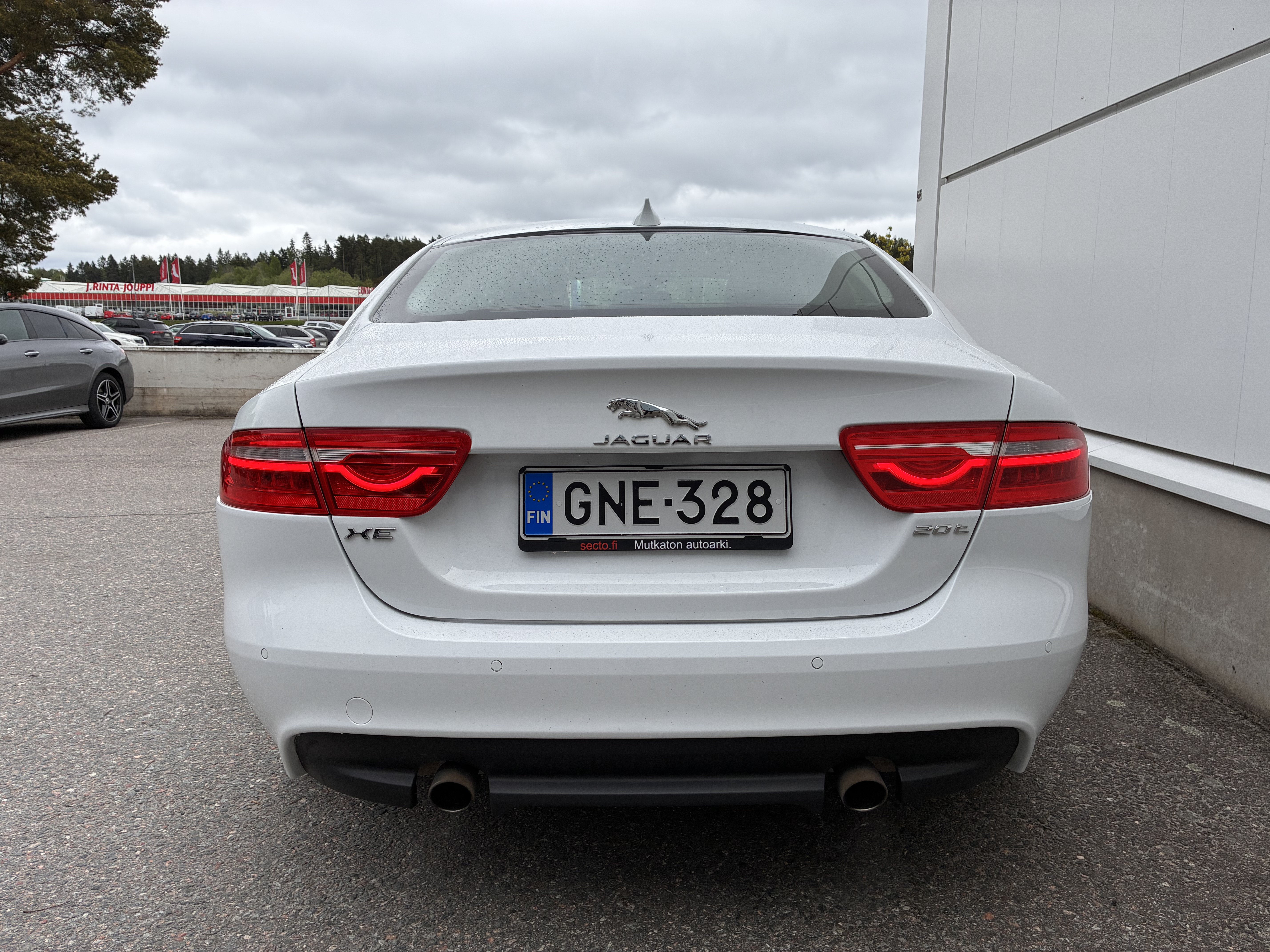 Jaguar XE 2018