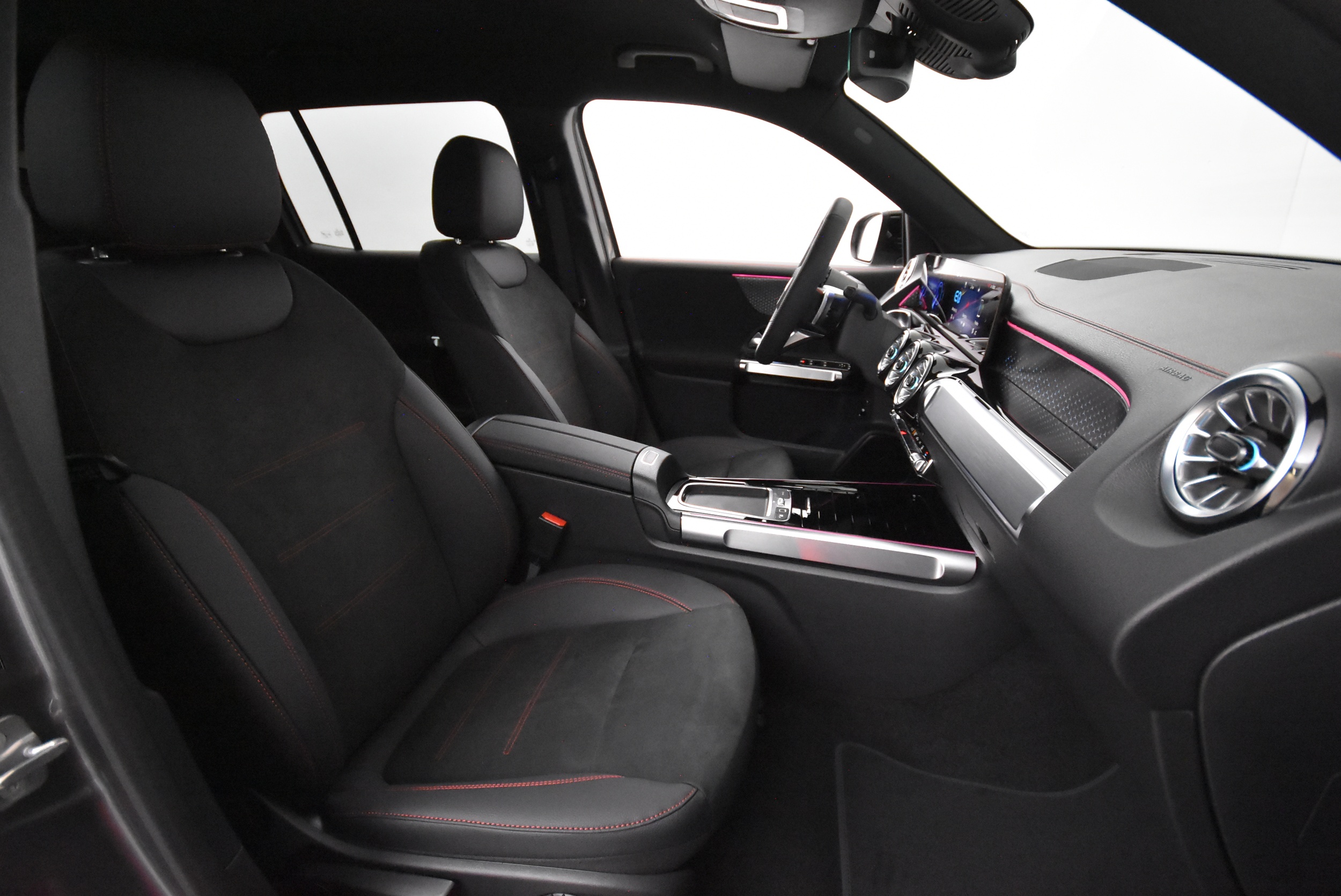 Mercedes-Benz EQB 2024