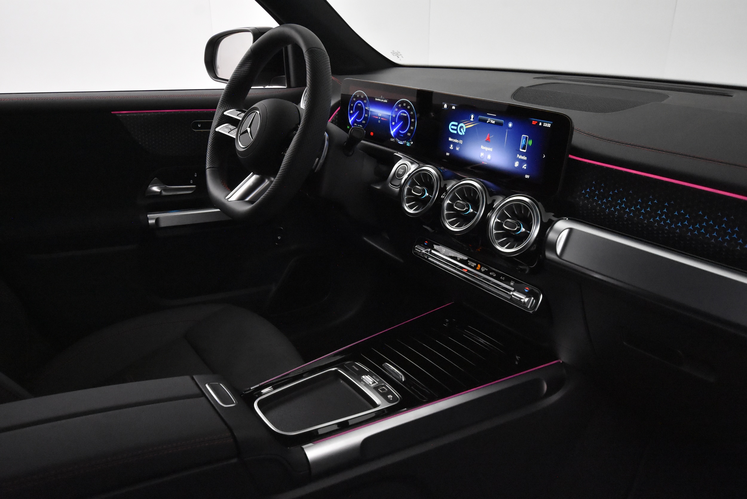 Mercedes-Benz EQB 2024