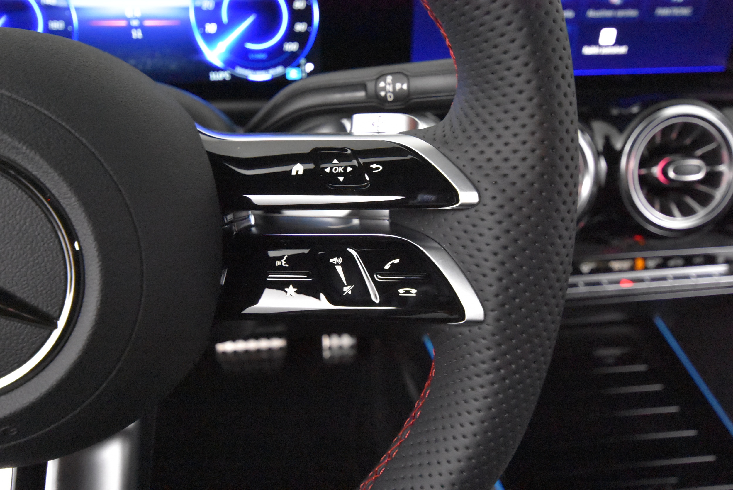 Mercedes-Benz EQB 2024