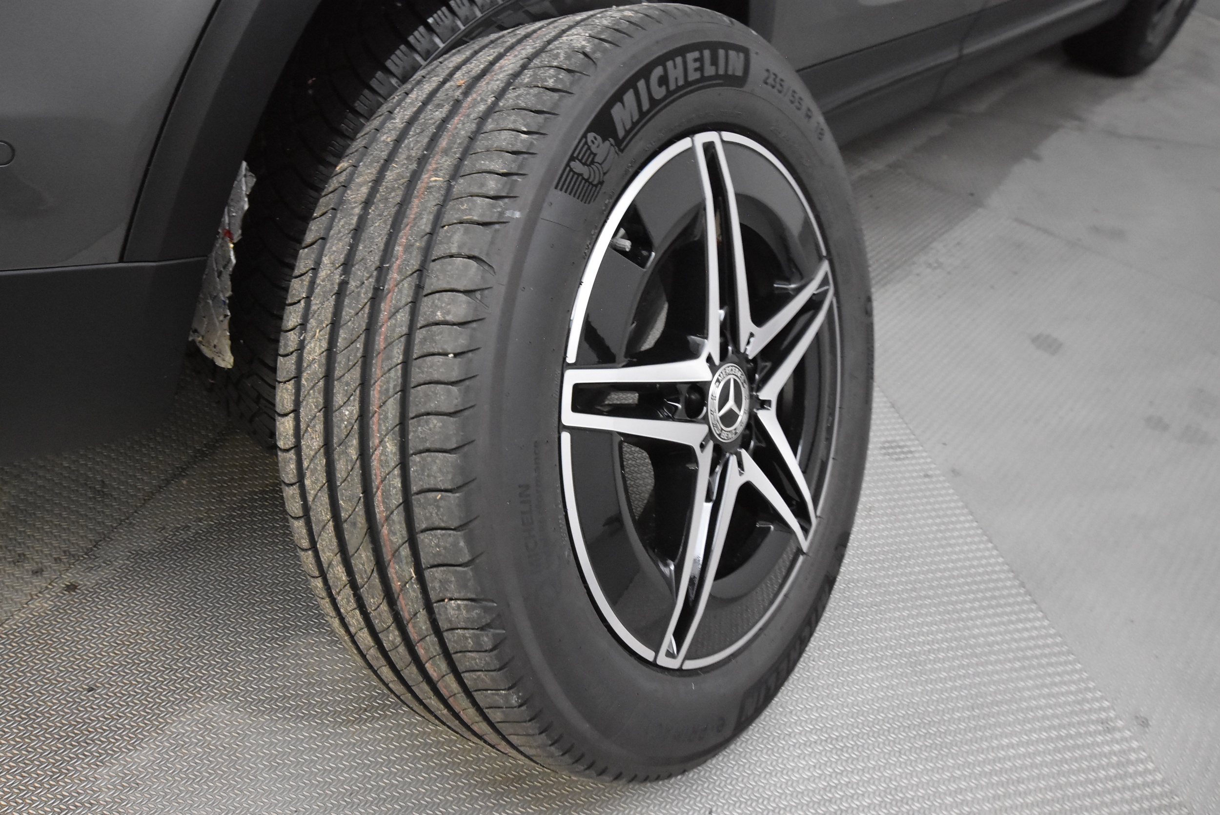 Mercedes-Benz EQB 2024