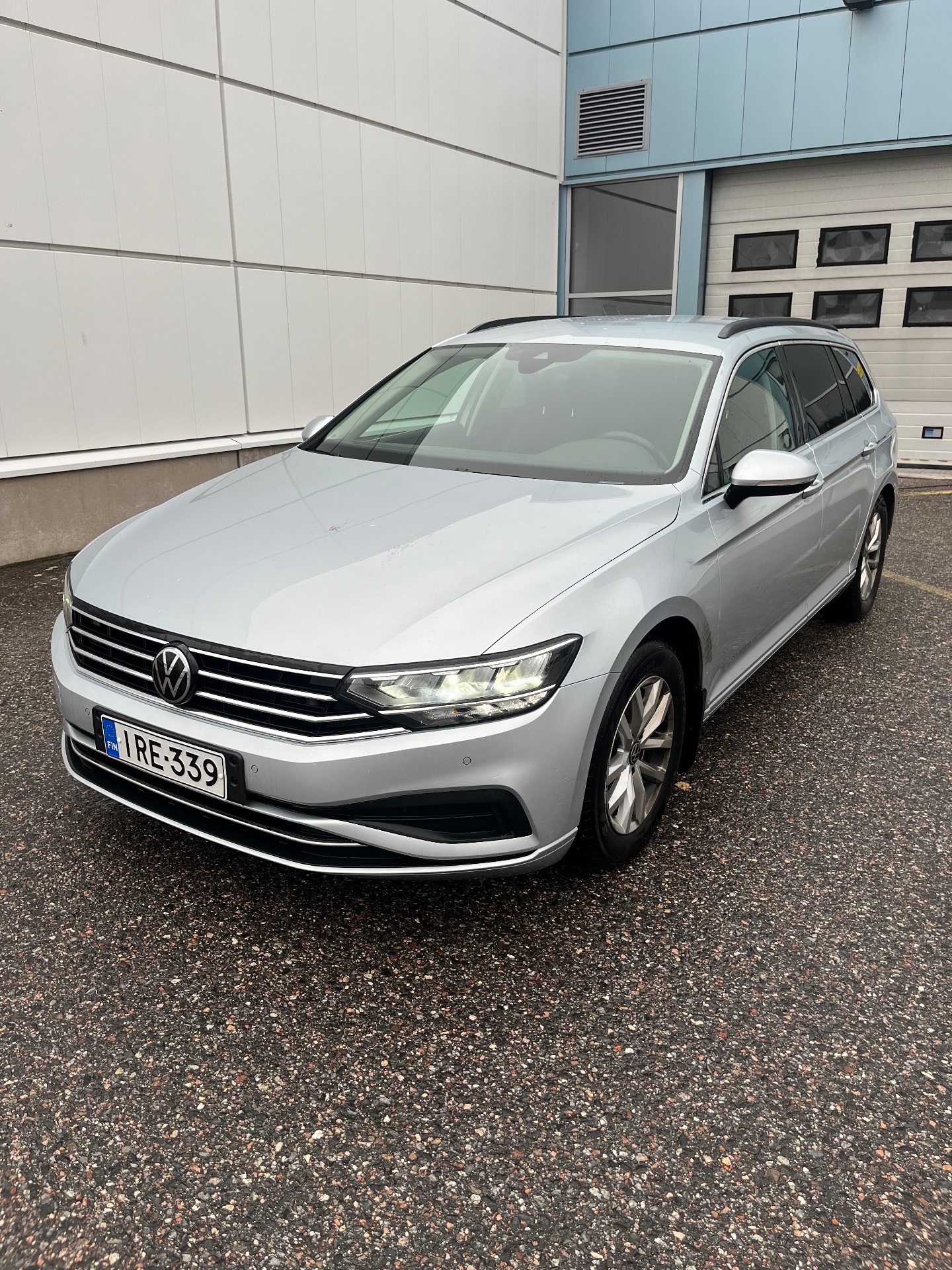 VOLKSWAGEN PASSAT 2023