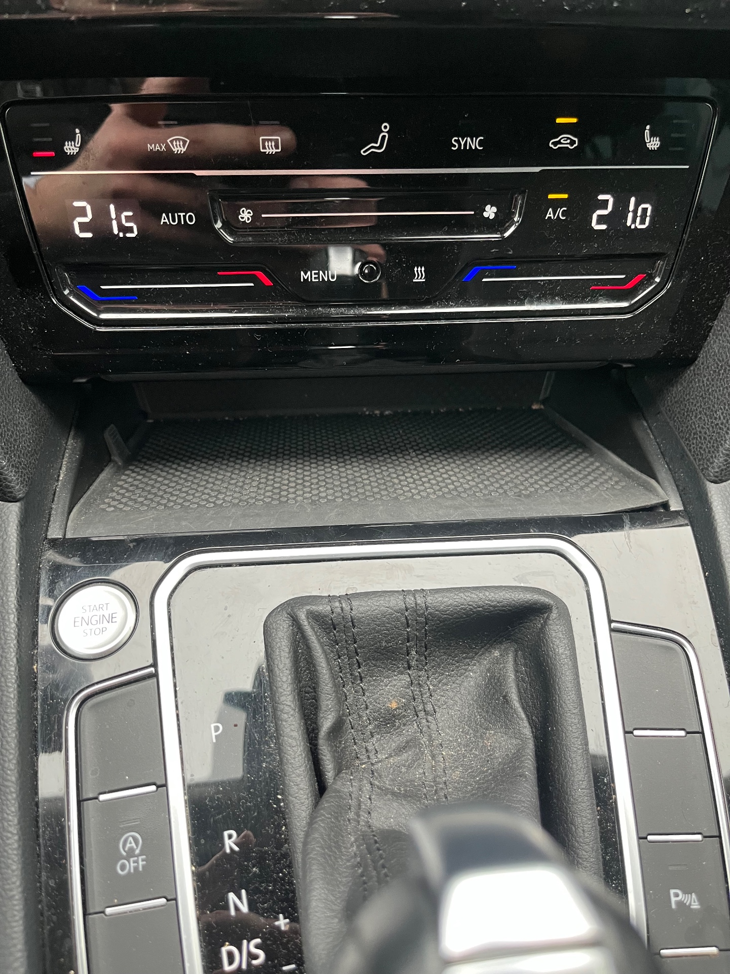 VOLKSWAGEN PASSAT 2023