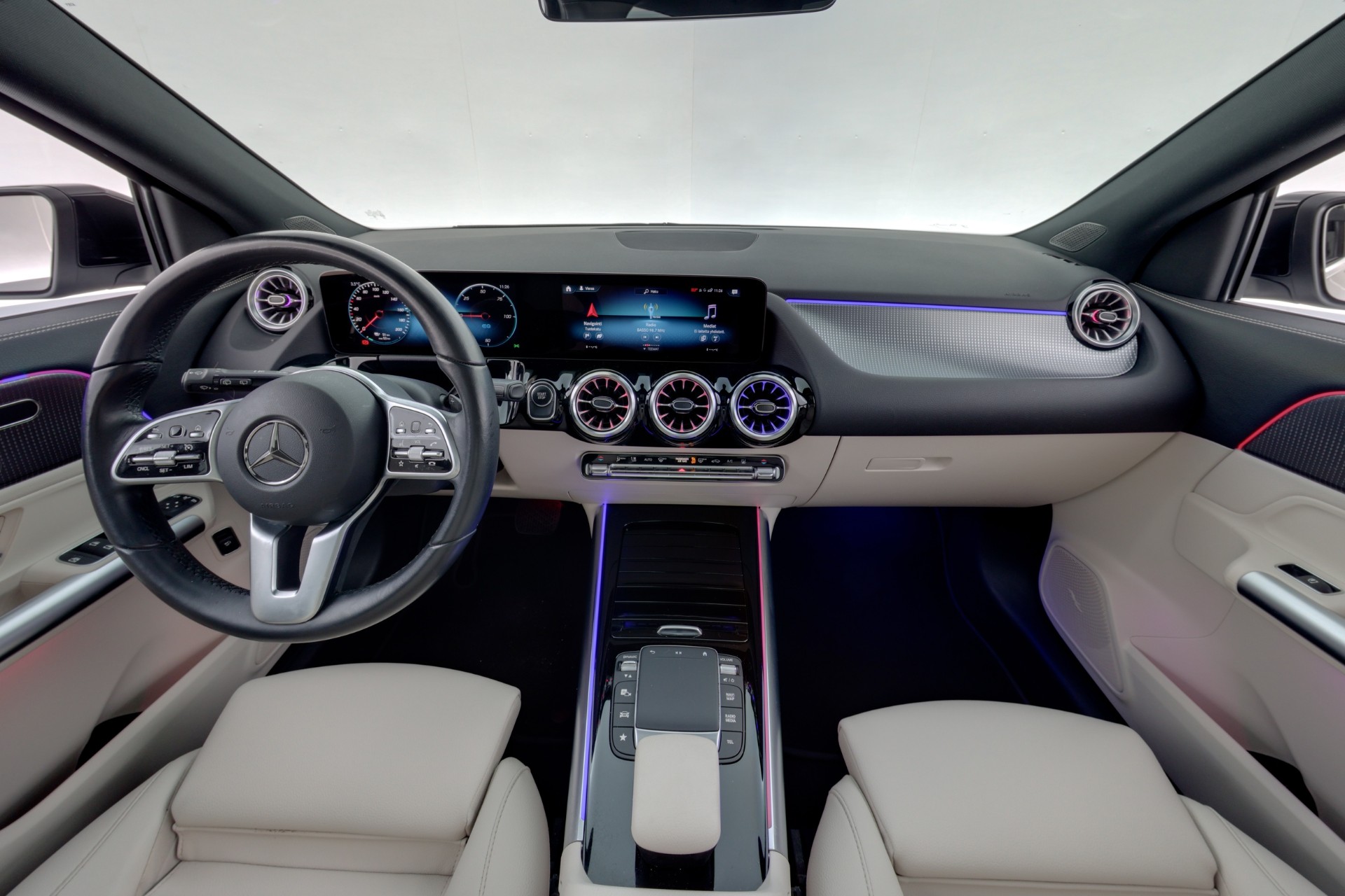 MERCEDES-BENZ EQA 2023