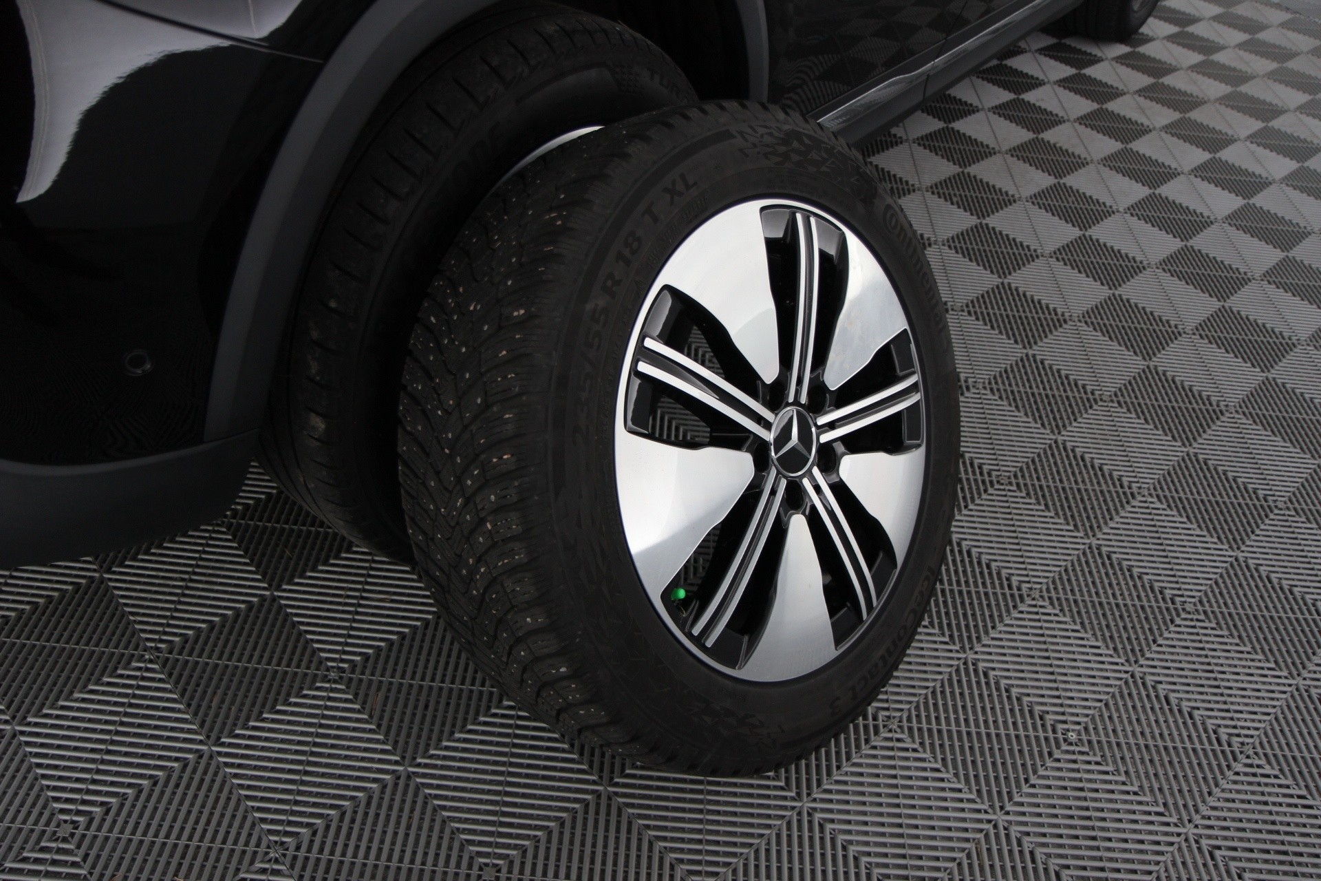 MERCEDES-BENZ EQA 2023