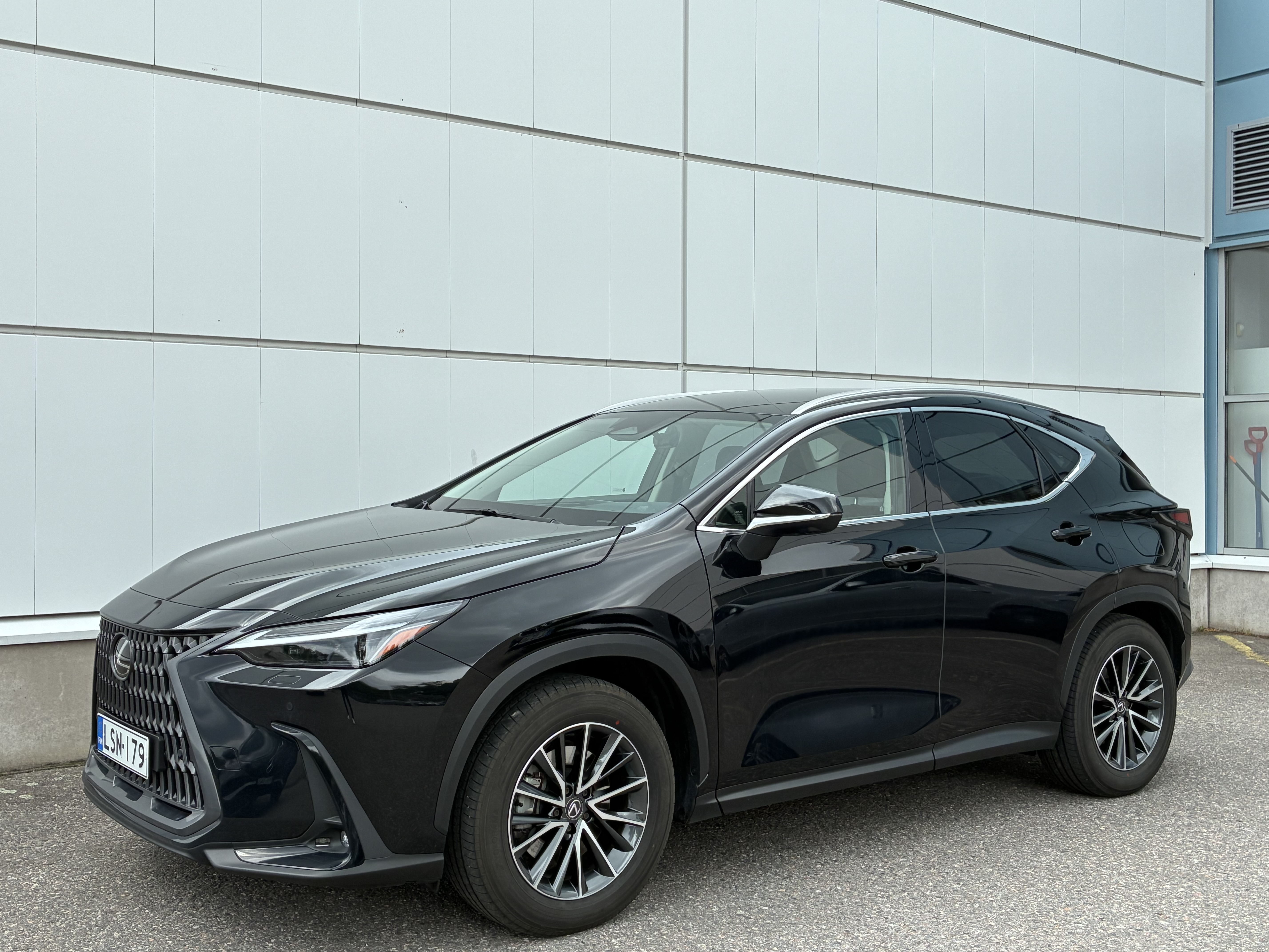 Lexus NX 2023