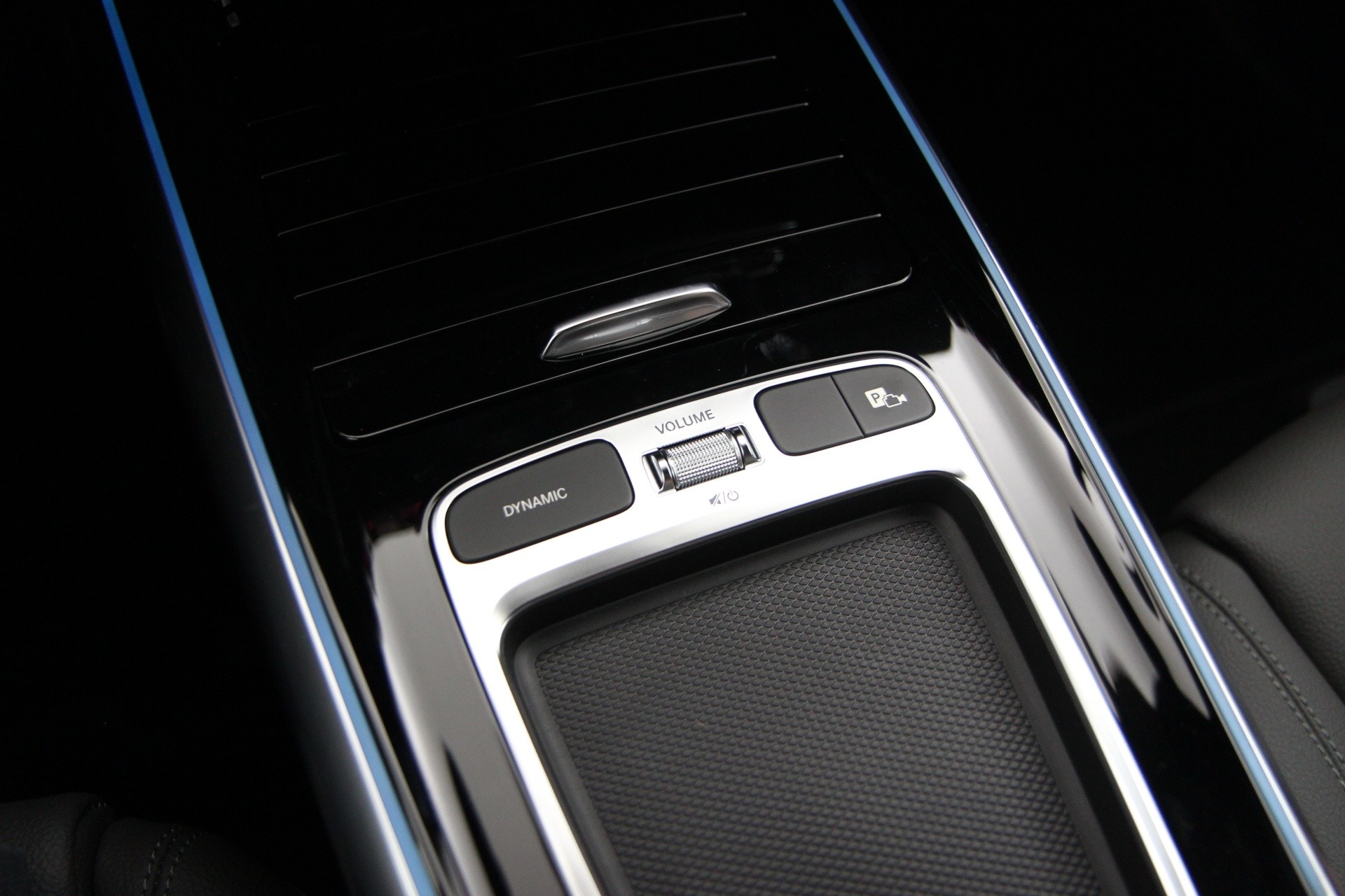 Mercedes-Benz EQA 2025