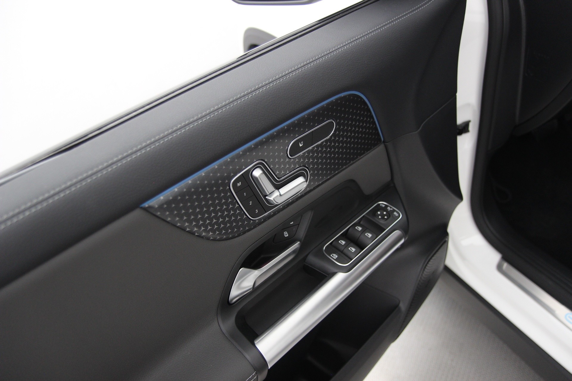 Mercedes-Benz EQA 2025