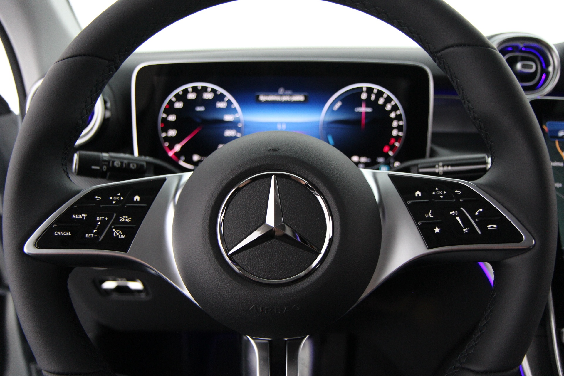 Mercedes-Benz GLC 2025