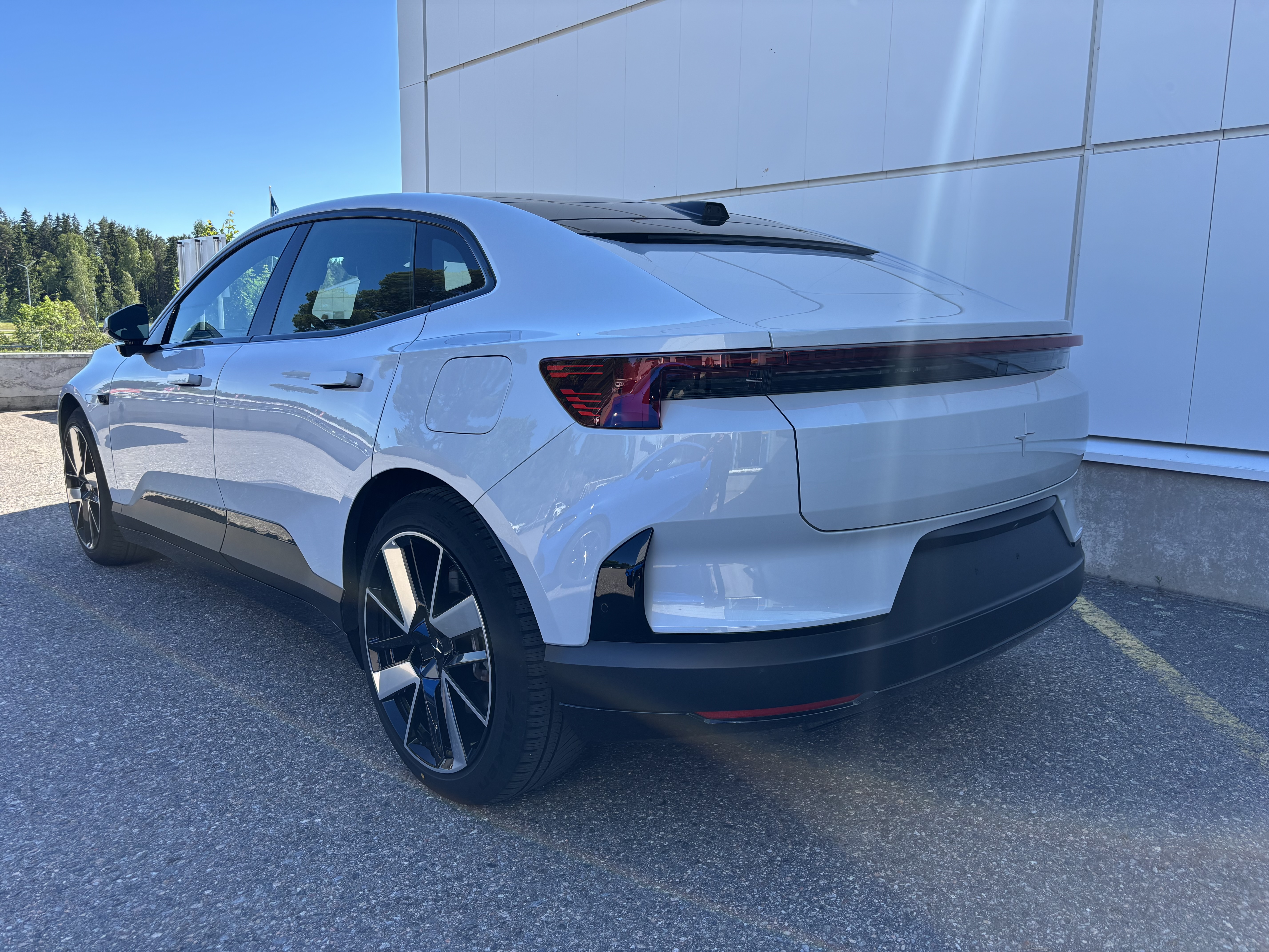 Polestar 4 2025