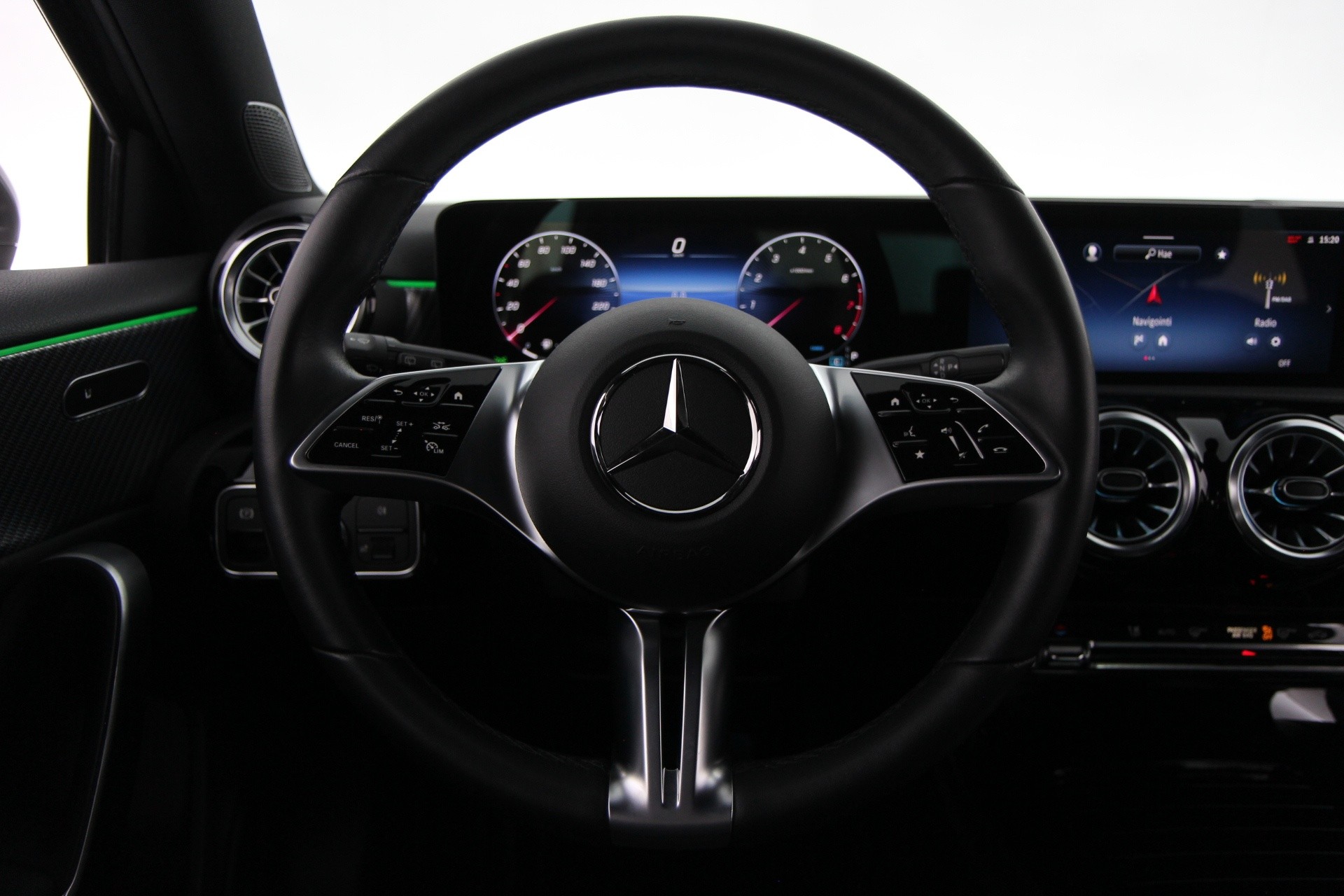 Mercedes-Benz A 2023