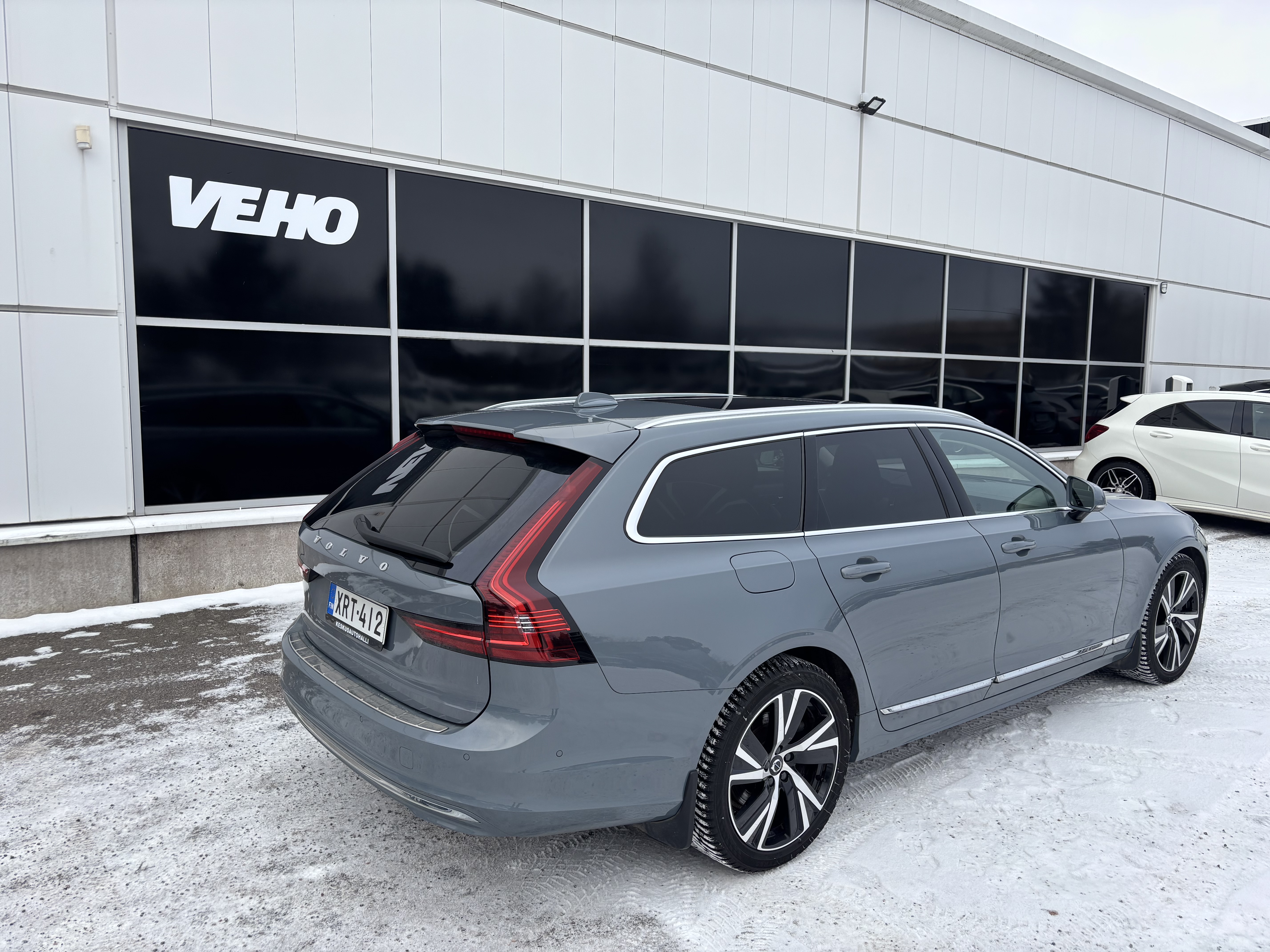 Volvo V90 2023