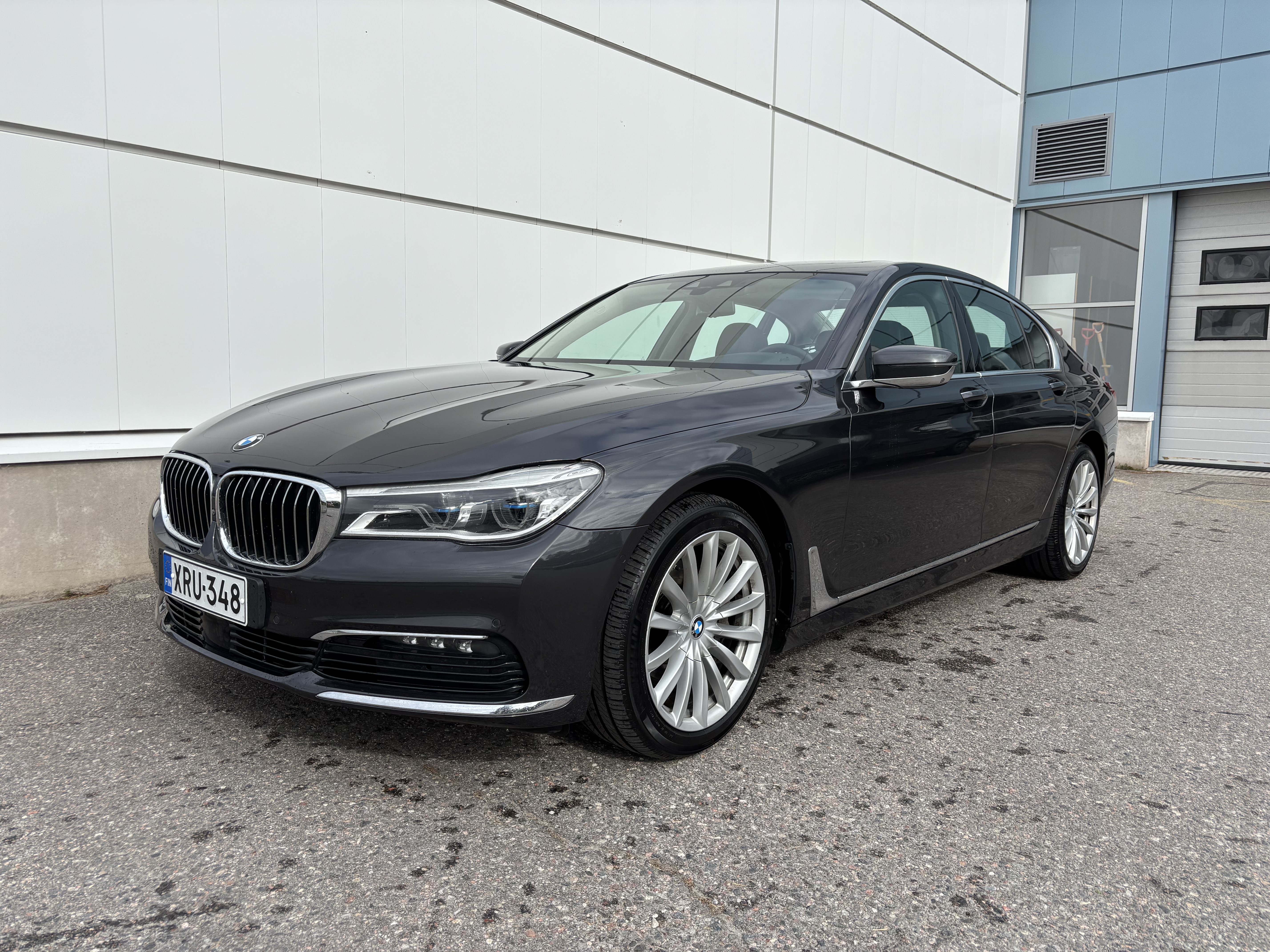 BMW 740 2016