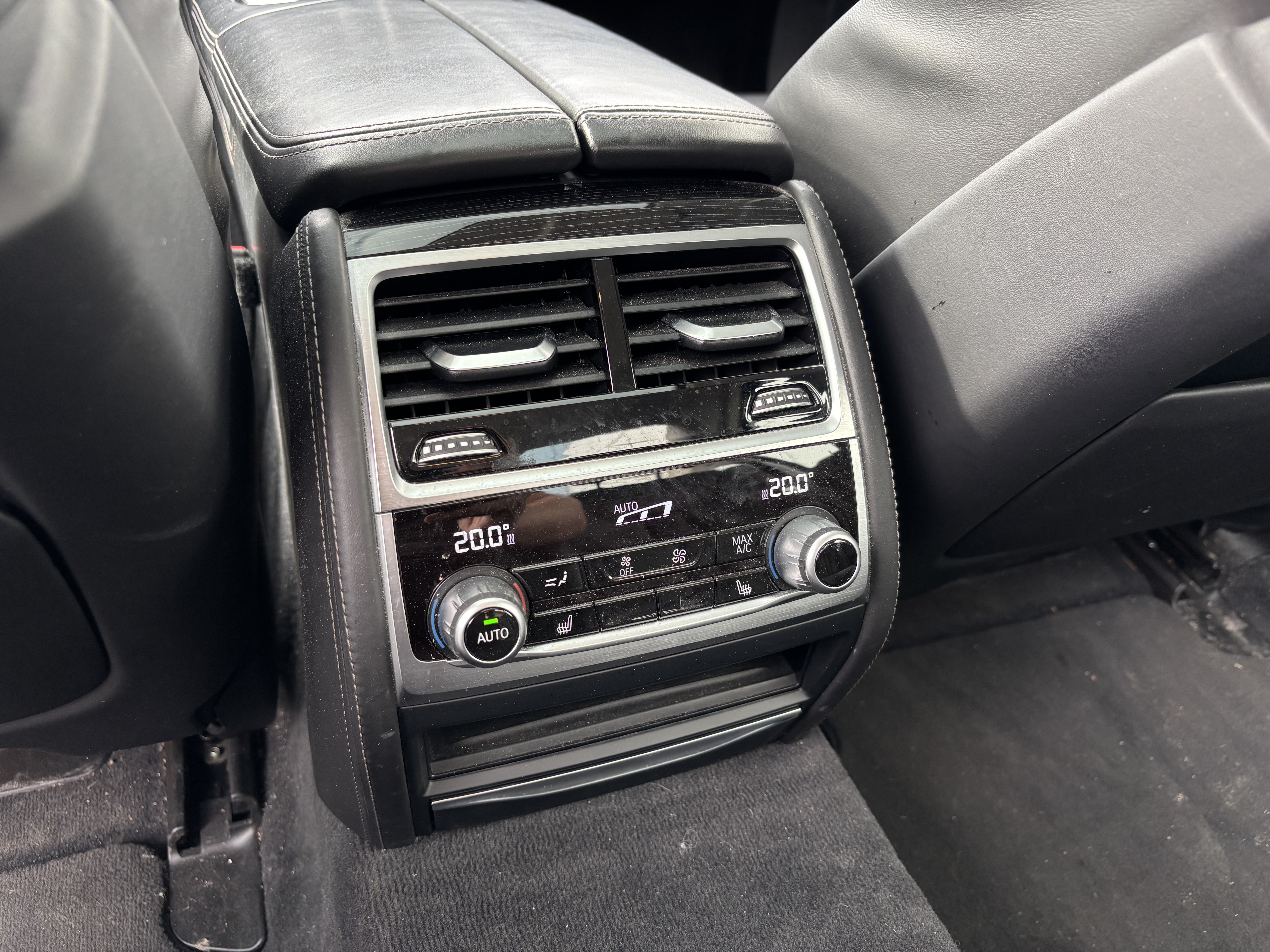 BMW 740 2016