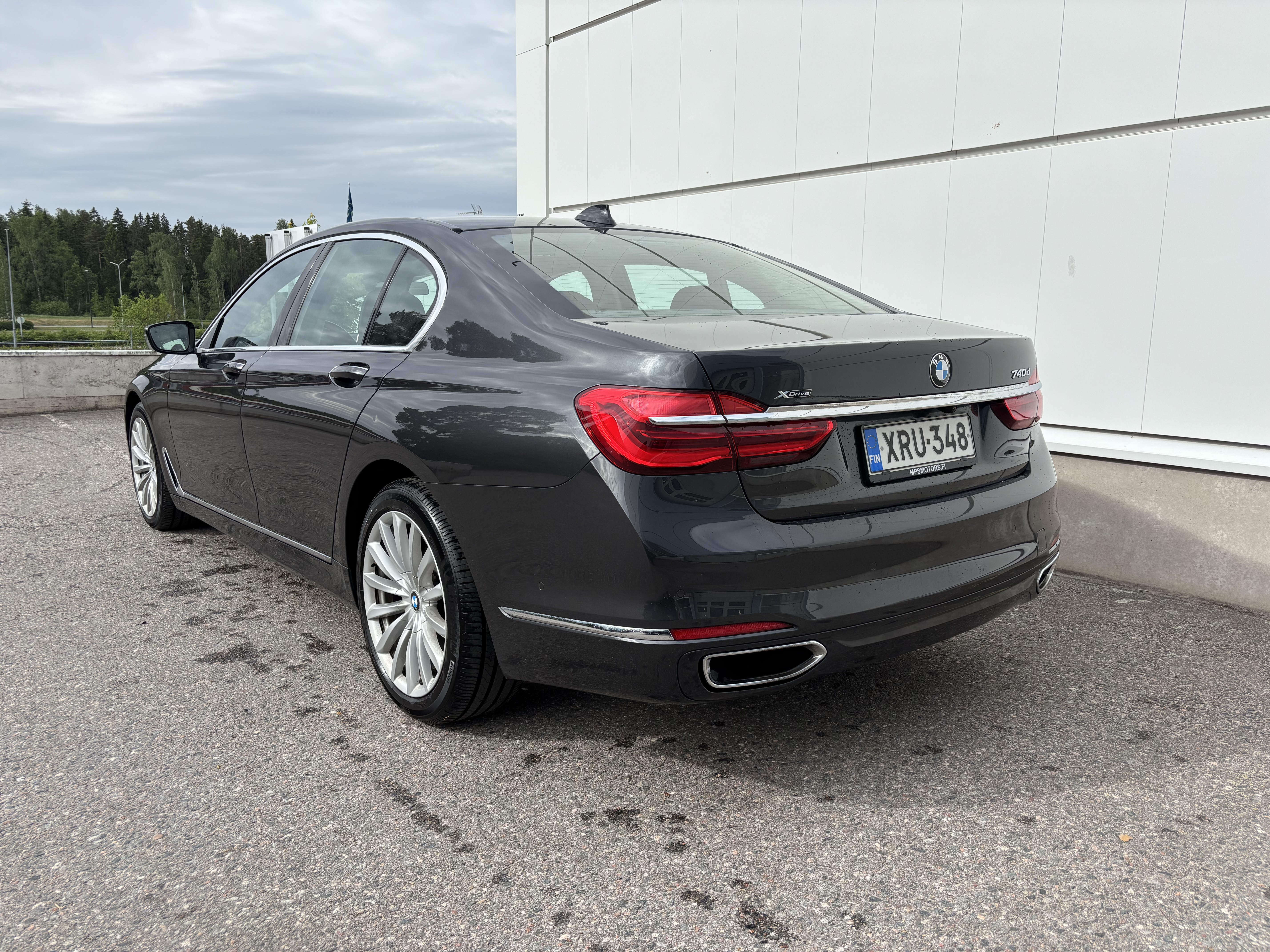 BMW 740 2016