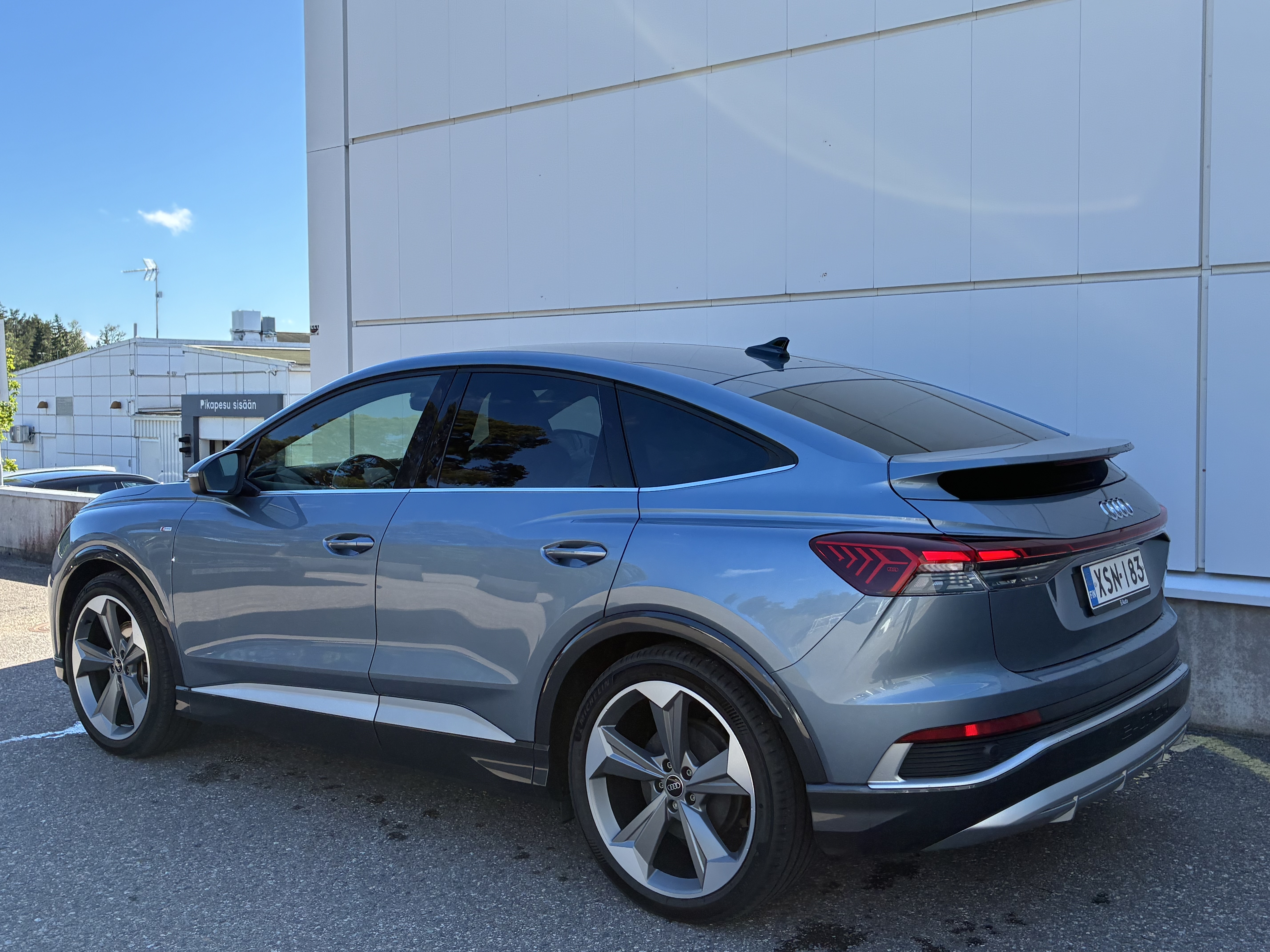 AUDI Q4 e-tron 2022