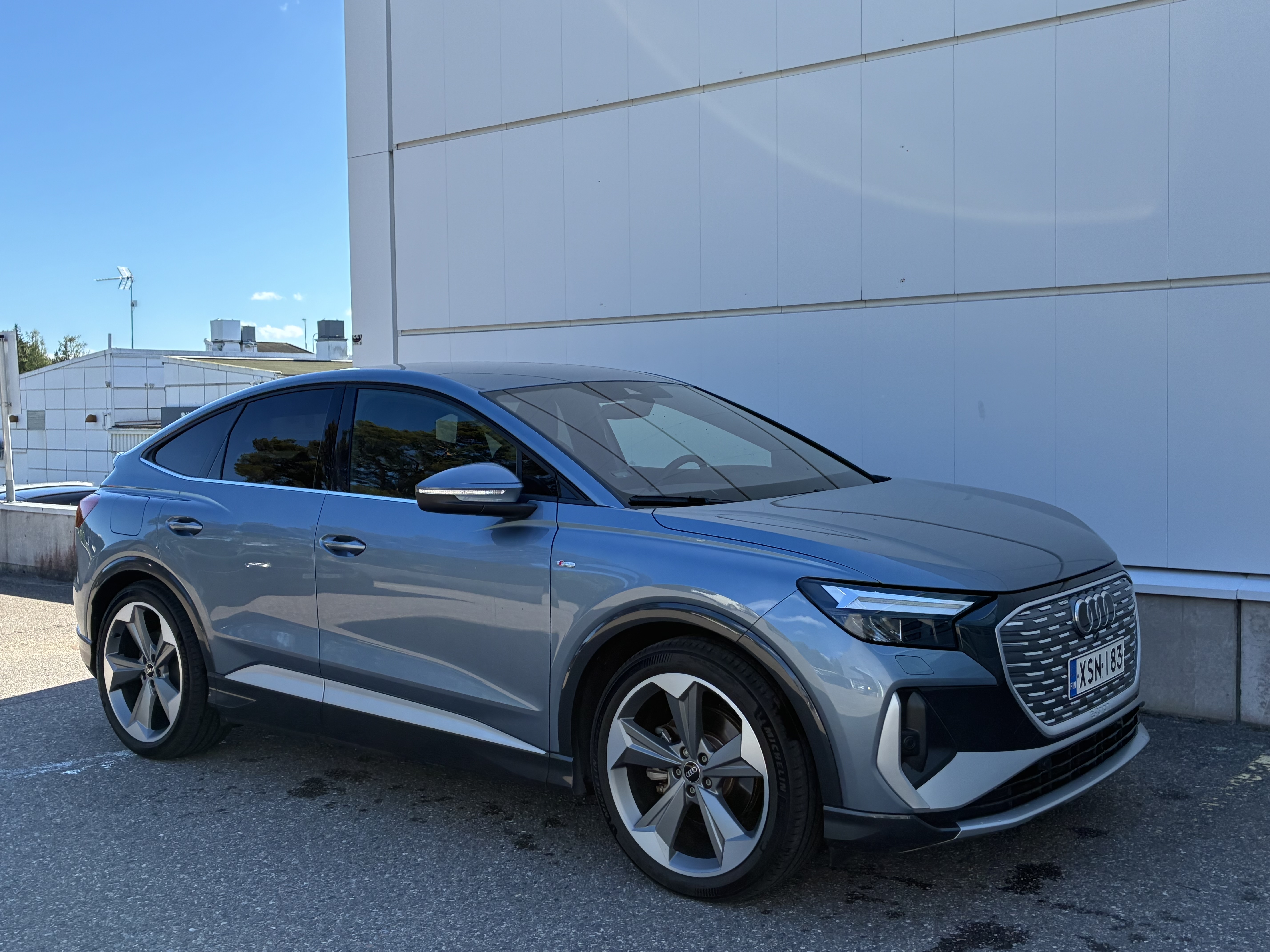 AUDI Q4 e-tron 2022