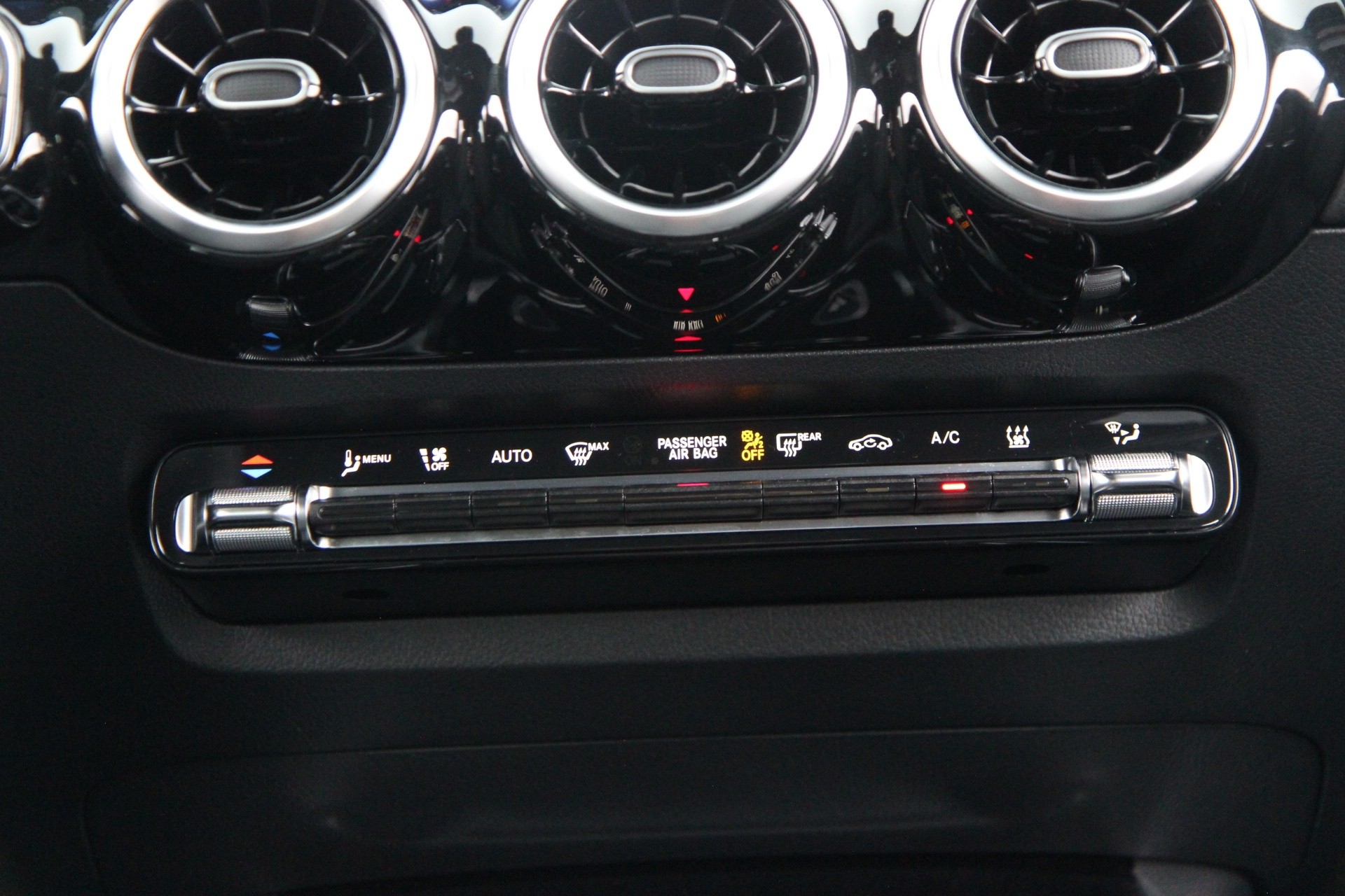 Mercedes-Benz GLA 2025