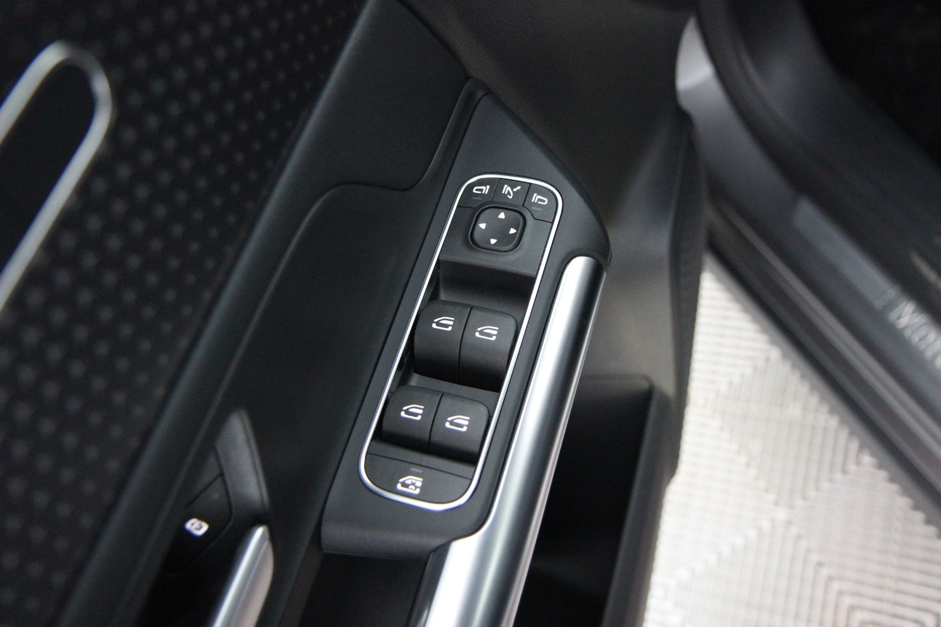 Mercedes-Benz GLA 2025