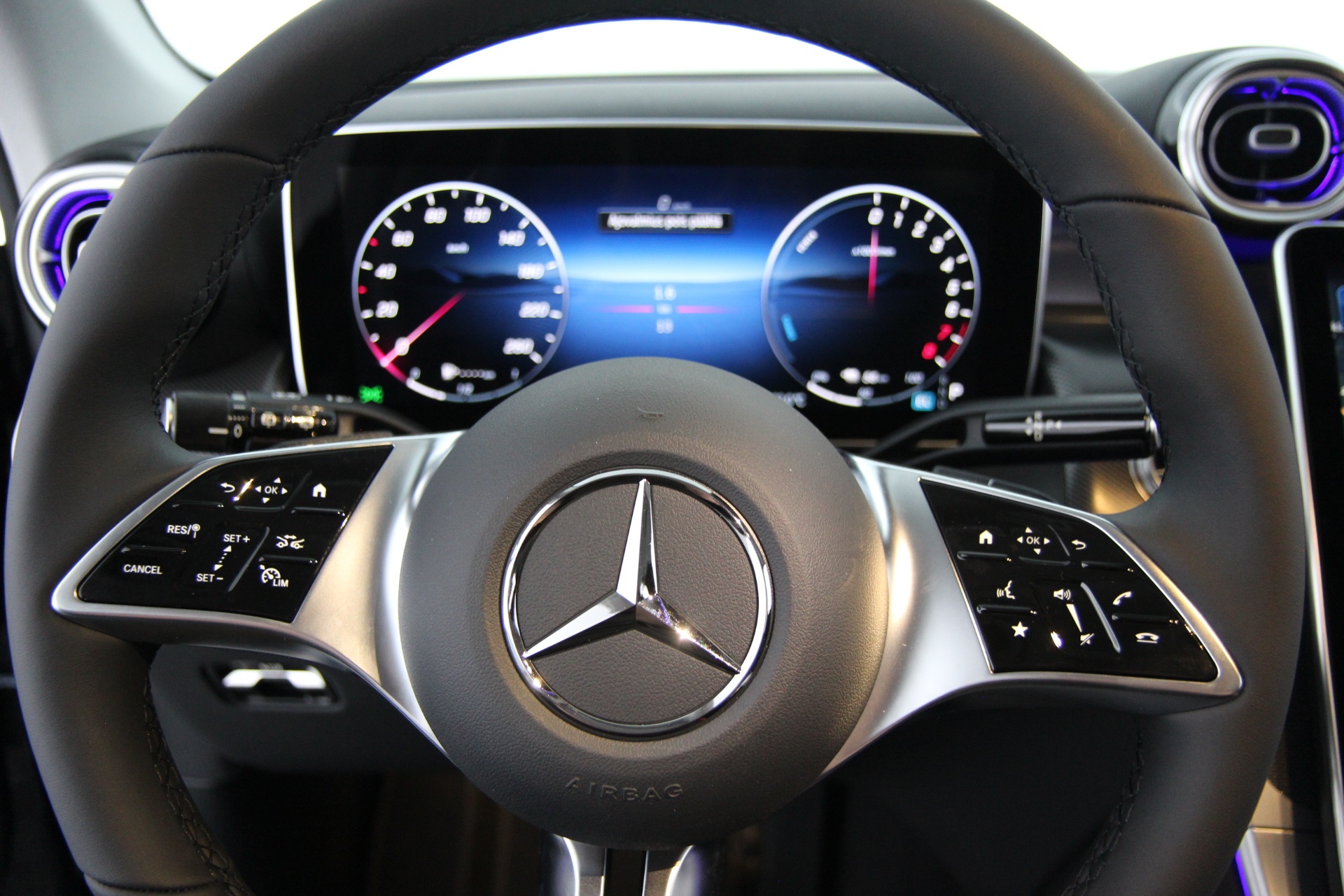 Mercedes-Benz GLC 2025