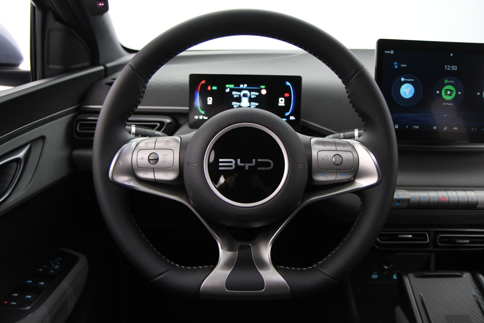 BYD Dolphin Surf 2025