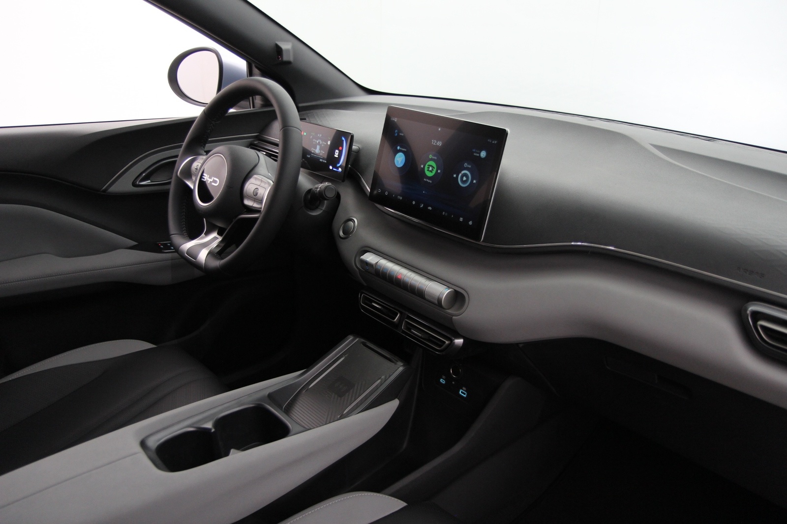 BYD Dolphin Surf 2025