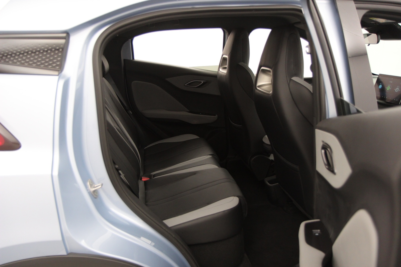 BYD Dolphin Surf 2025