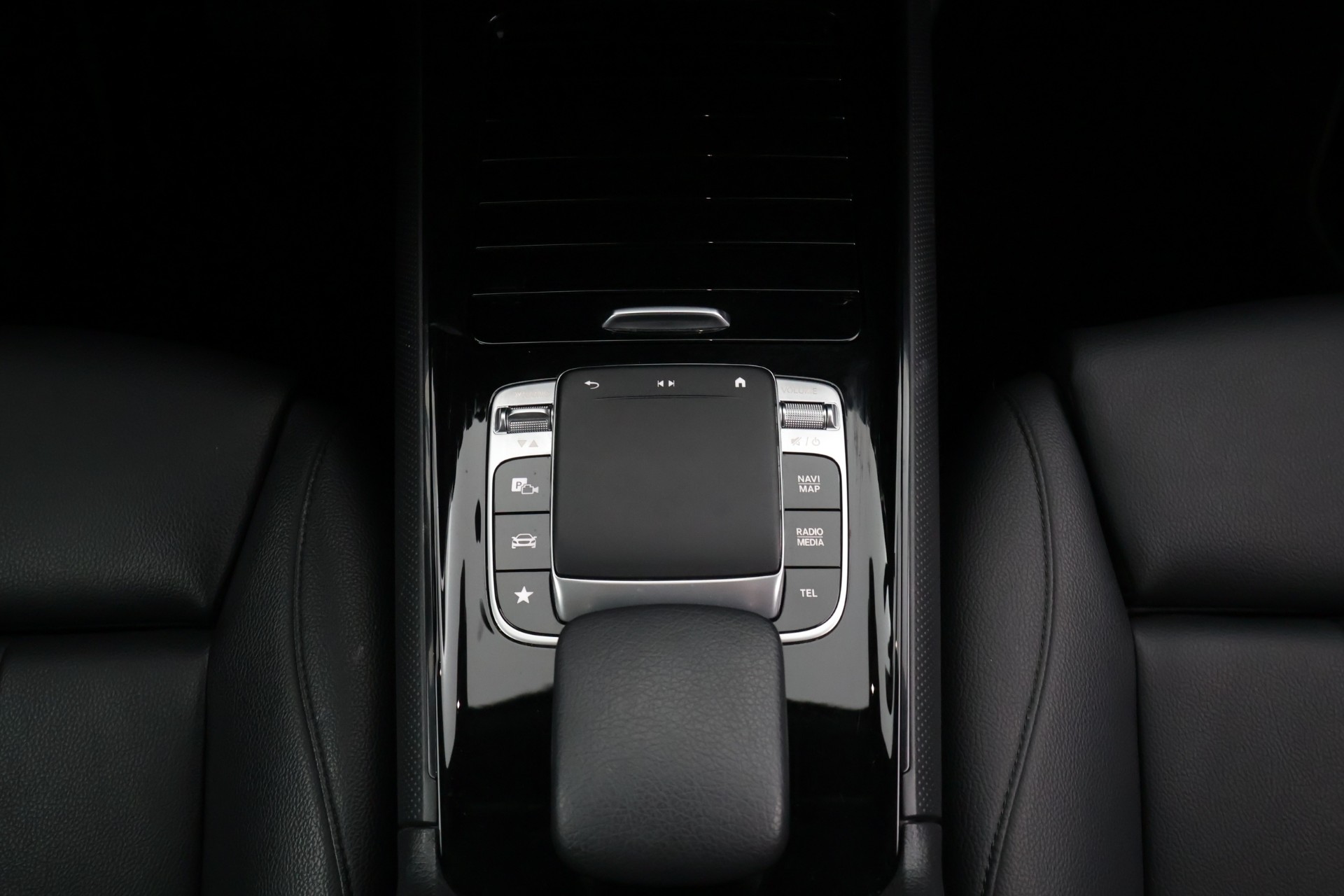 MERCEDES-BENZ GLB 2020
