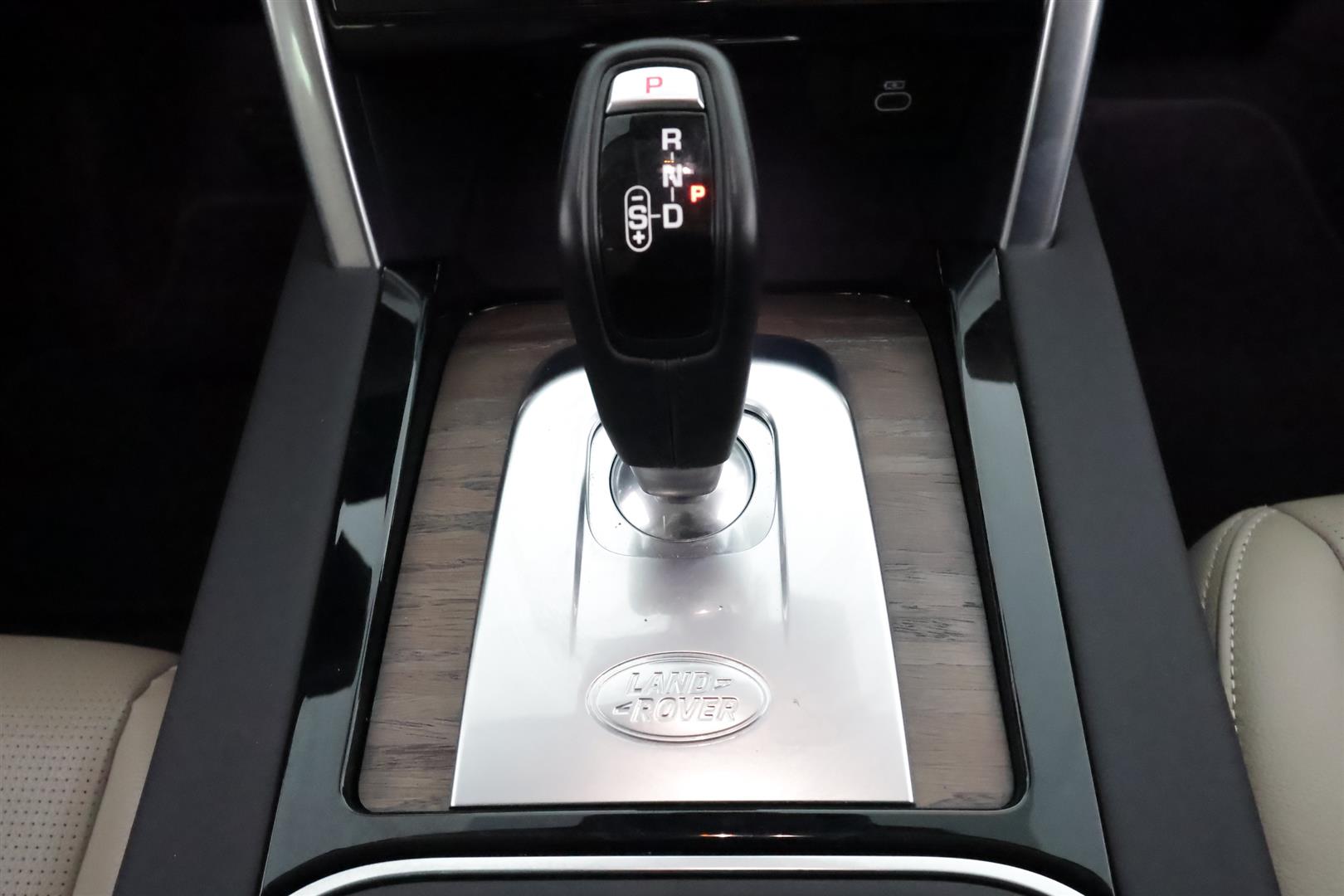 Land Rover Discovery Sport 2021