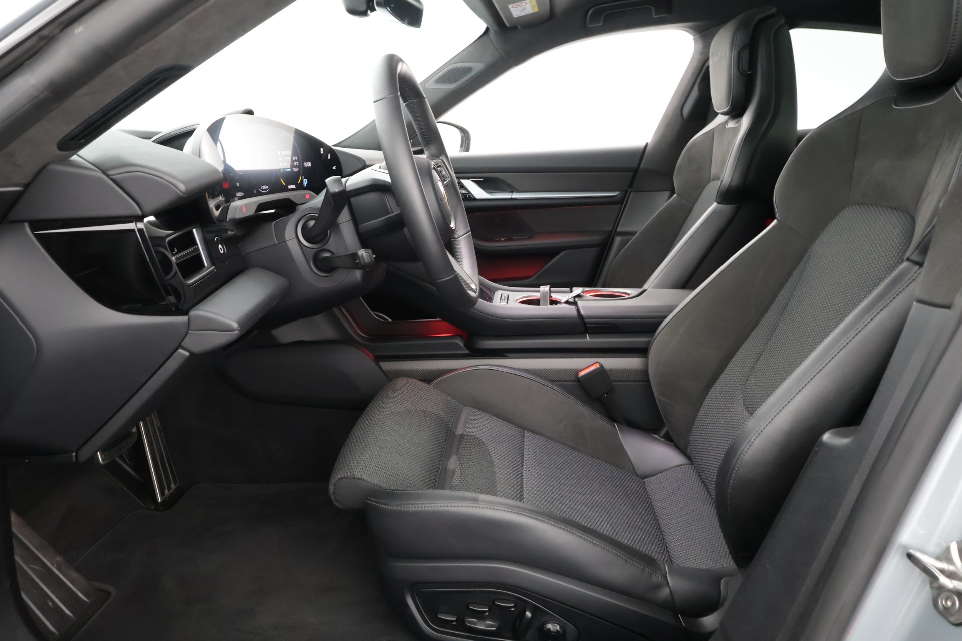 PORSCHE TAYCAN 2020